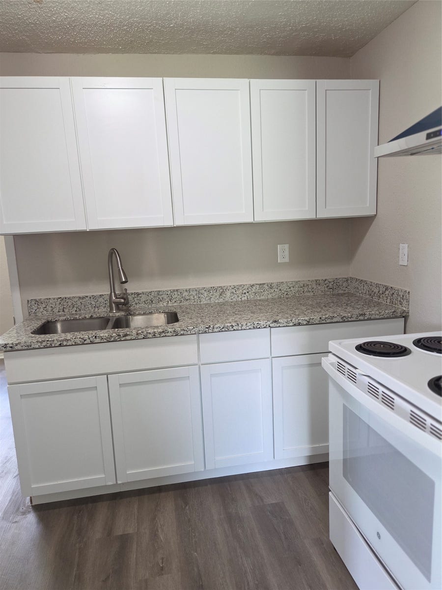 Property photo for 1218 1st Avenue N, Texas City, TX