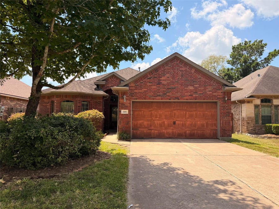 Property photo for 7211 Durango Creek Drive, Magnolia, TX