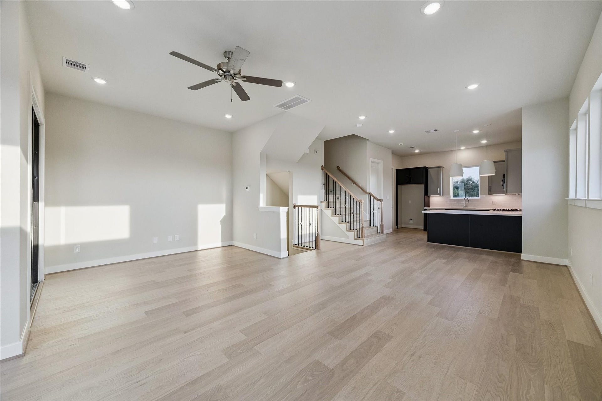 3119 Hicks Street, Houston, TX 77007 3119 Hicks Street, Houston, TX 77007