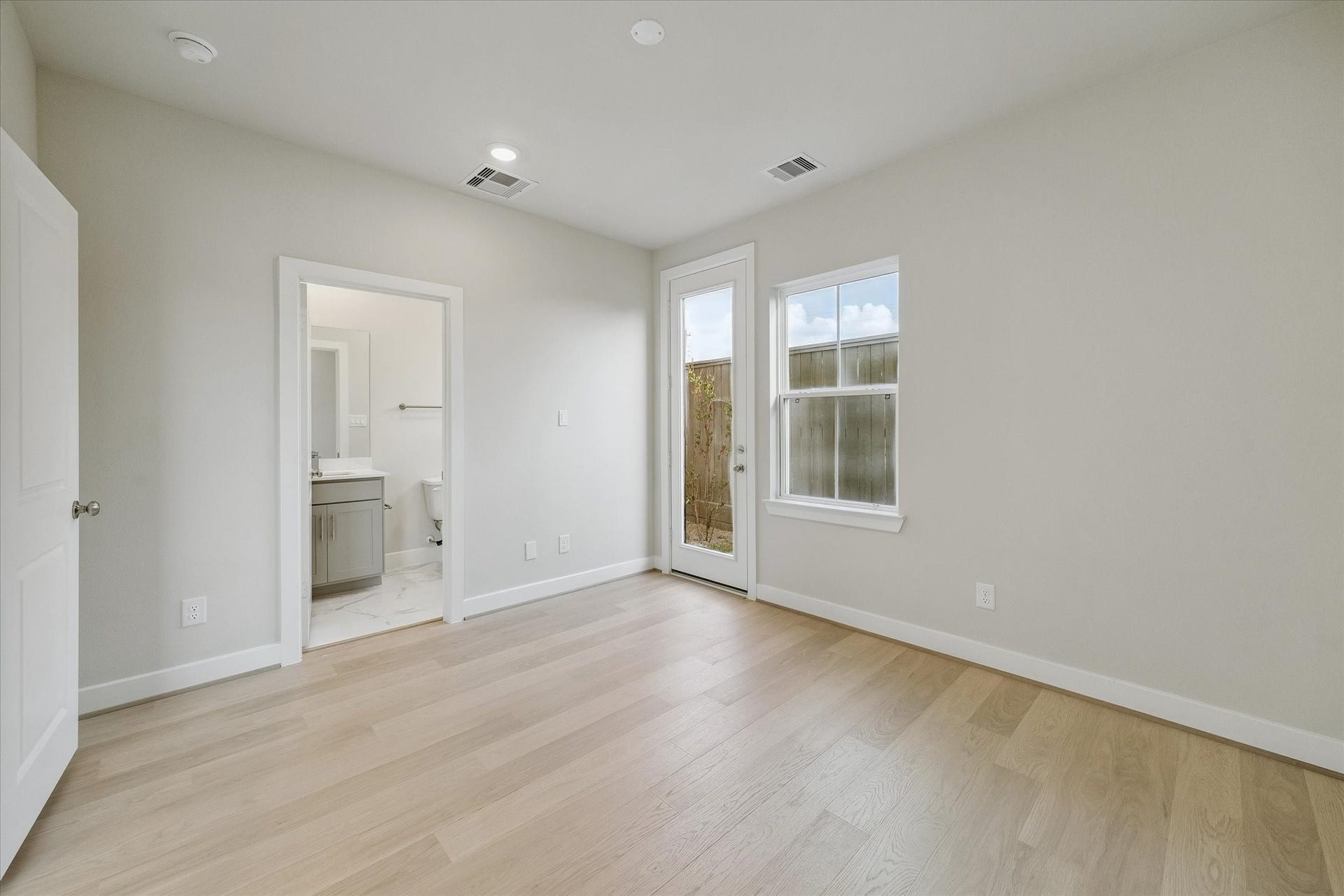 3119 Hicks Street, Houston, TX 77007 First floor secondary bedroom.