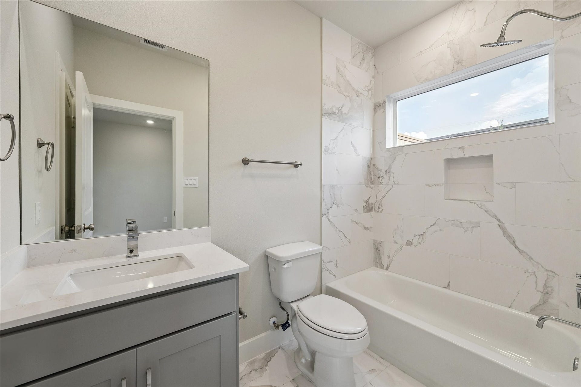 3119 Hicks Street, Houston, TX 77007 3119 Hicks Street, Houston, TX 77007