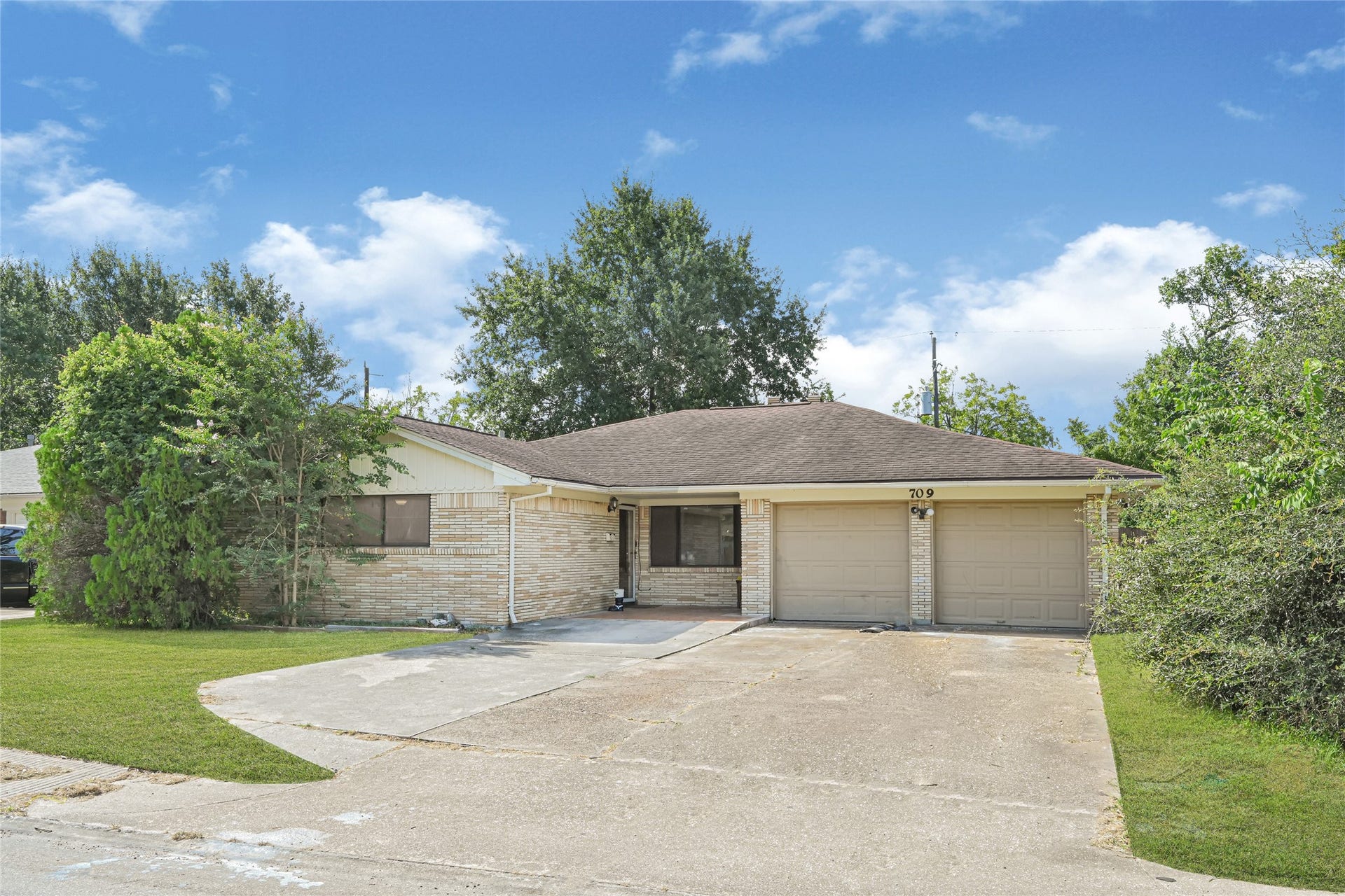 709 Queens Road, Pasadena, TX 77502 709 Queens Road, Pasadena, TX 77502