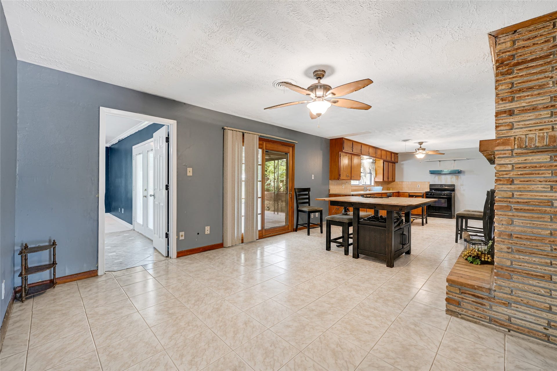 709 Queens Road, Pasadena, TX 77502 709 Queens Road, Pasadena, TX 77502