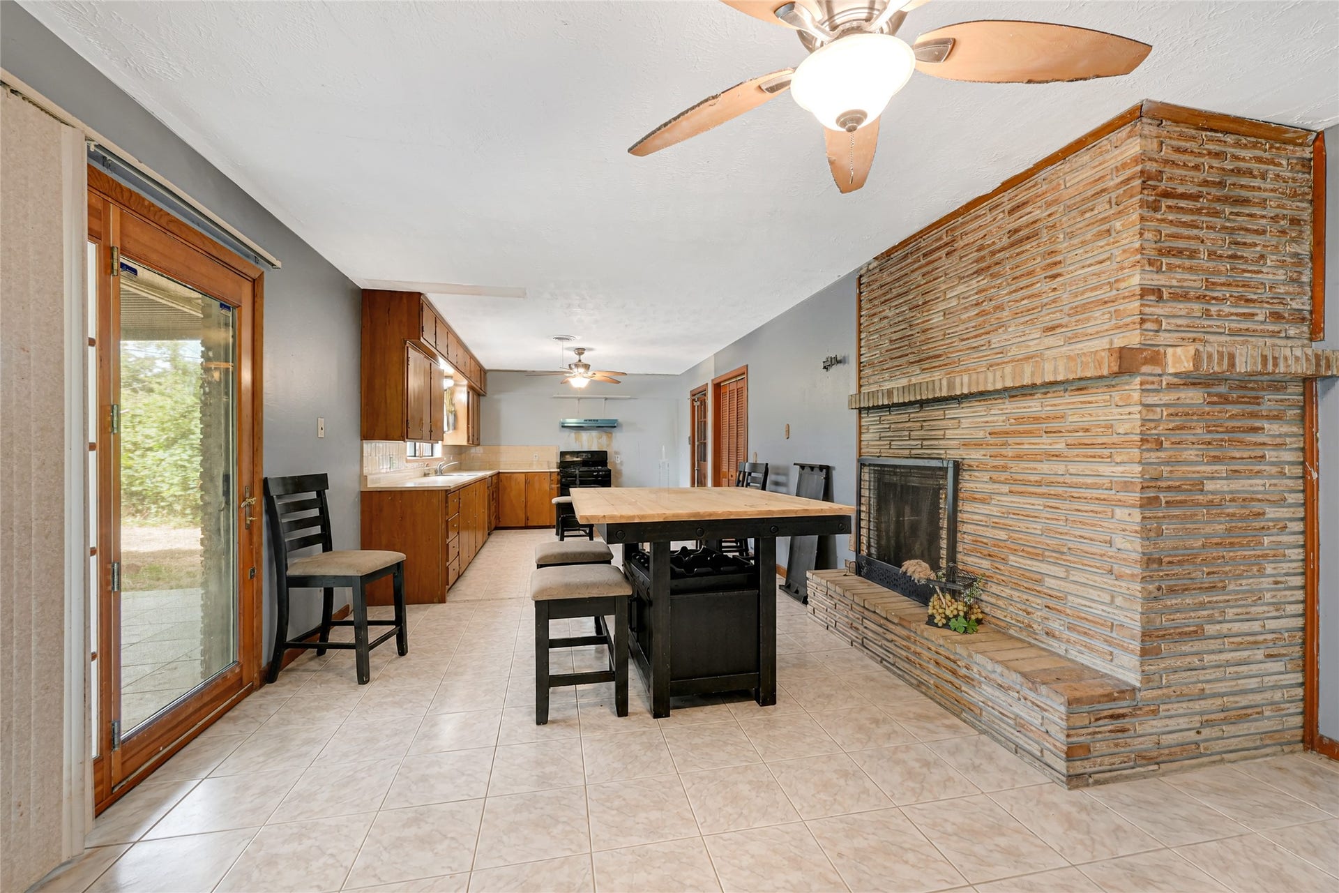 709 Queens Road, Pasadena, TX 77502 709 Queens Road, Pasadena, TX 77502