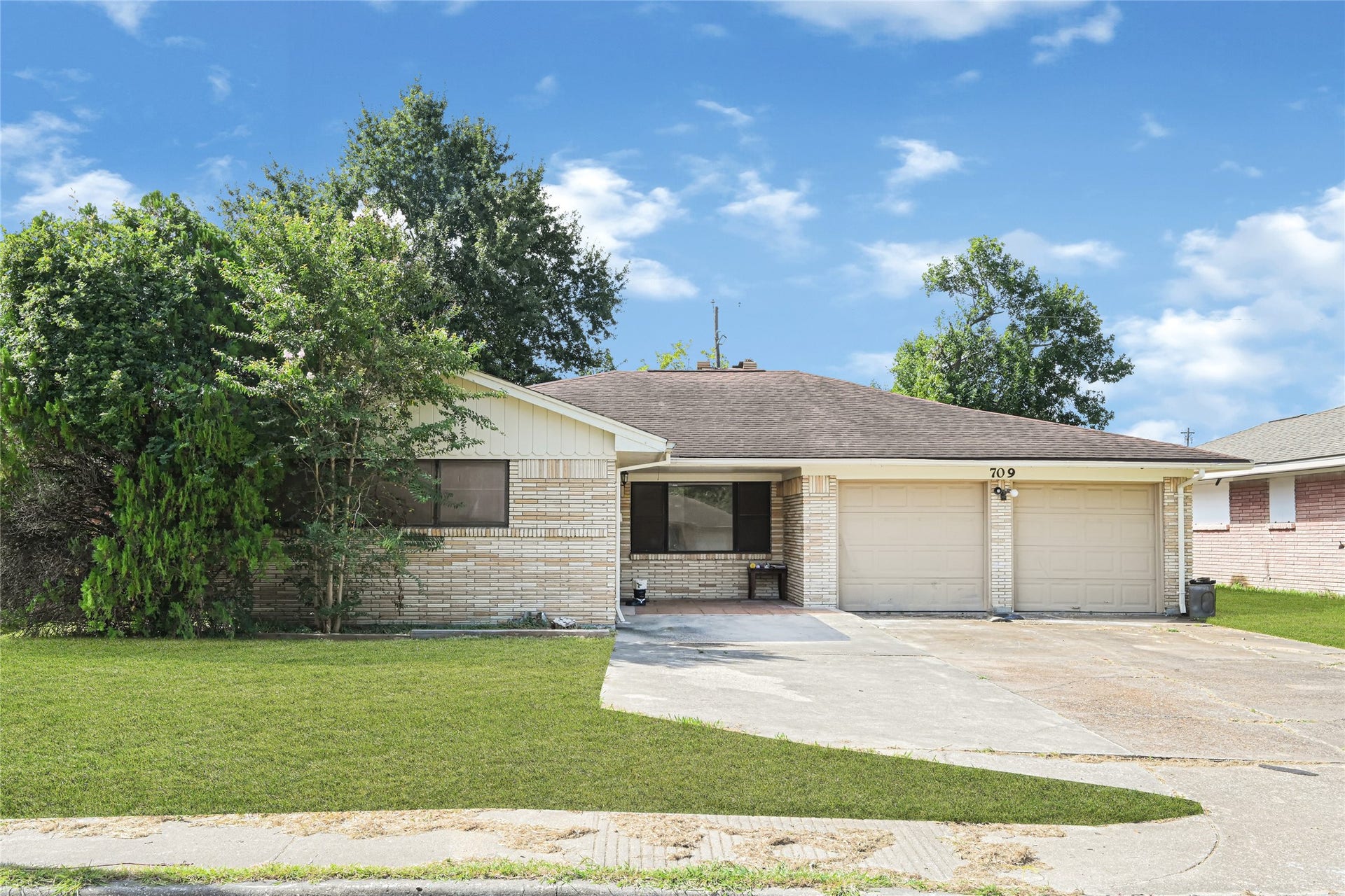 709 Queens Road, Pasadena, TX 77502 709 Queens Road, Pasadena, TX 77502