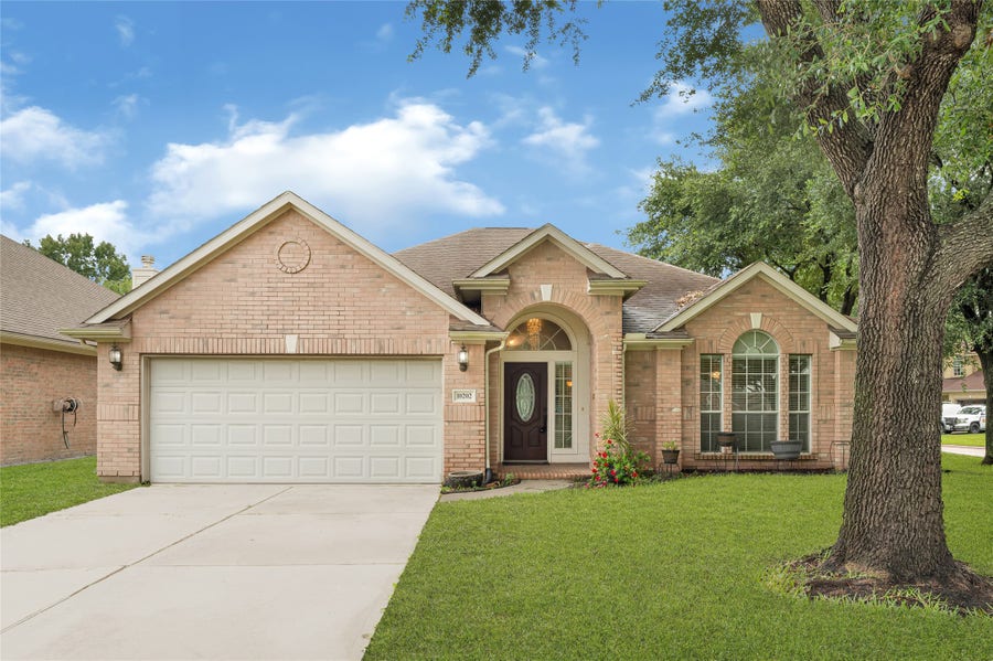 Property photo for 10202 Squirehill Court, Houston, TX