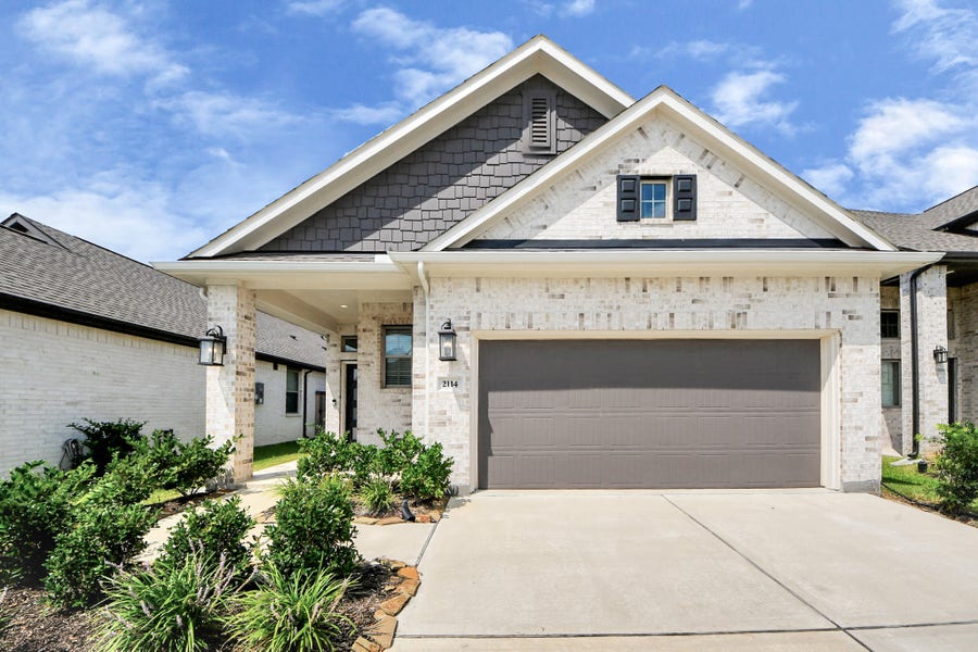 Property photo for 2114 Garden Arbor Lane, Tomball, TX