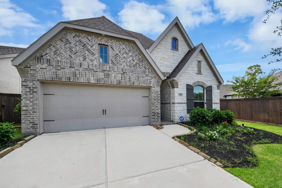 Property photo for 16323 Tulipan Spring Trail, Humble, TX