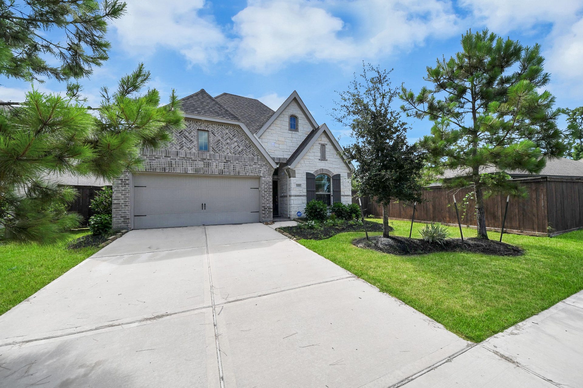 16323 Tulipan Spring Trail, Humble, TX 77346 16323 Tulipan Spring Trail, Humble, TX 77346