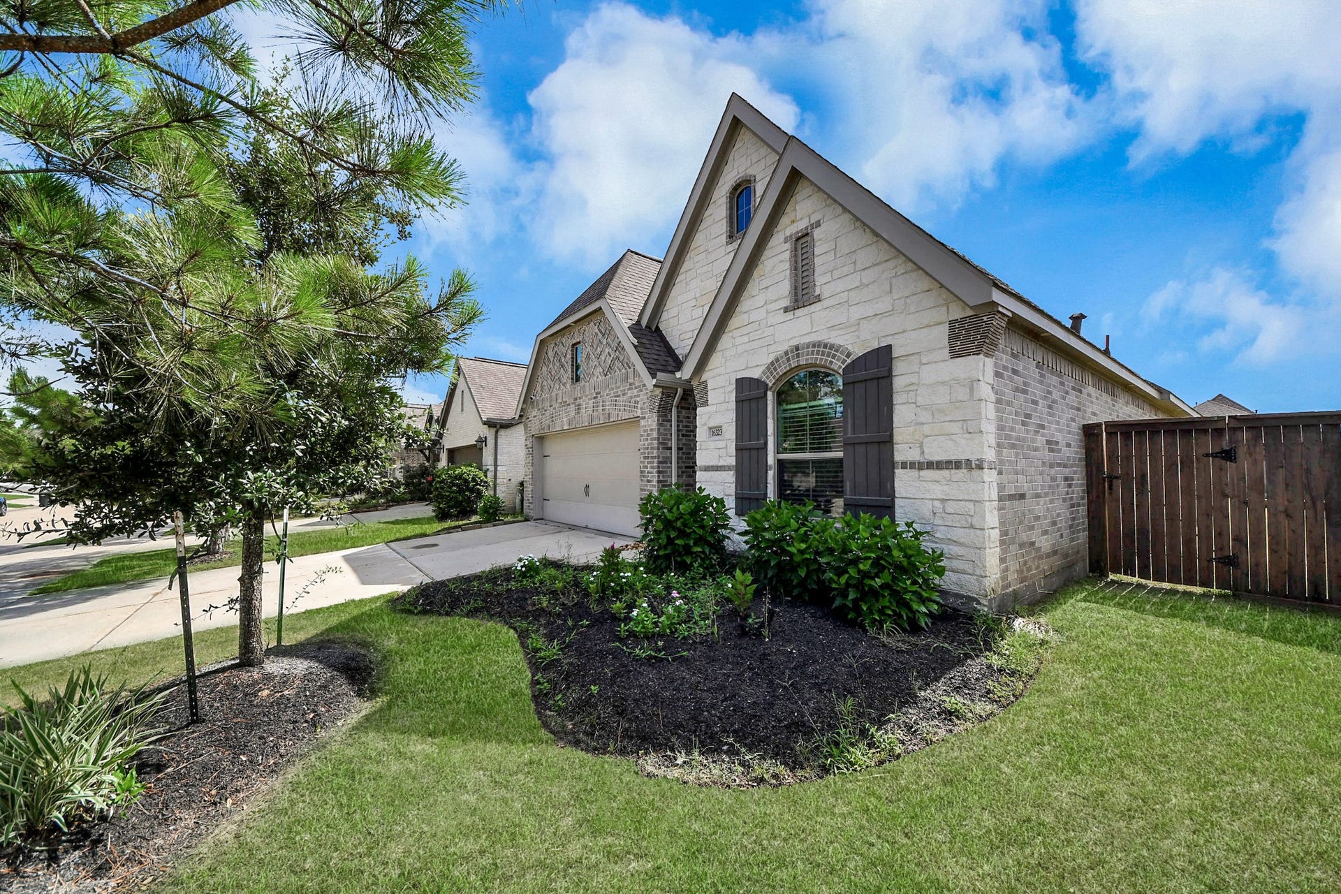 16323 Tulipan Spring Trail, Humble, TX 77346 16323 Tulipan Spring Trail, Humble, TX 77346