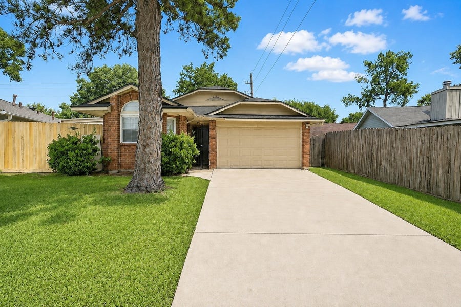 Property photo for 9114 Golden Sunshine Drive, Houston, TX