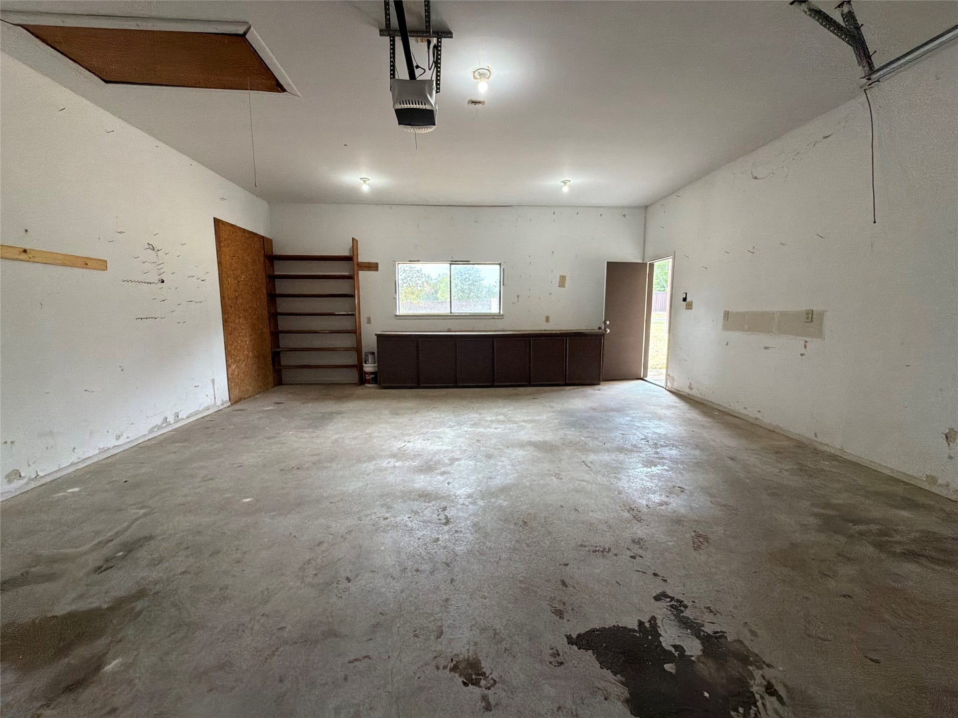 63 April Wind Drive S, Conroe, TX 77356 63 April Wind Drive S, Conroe, TX 77356