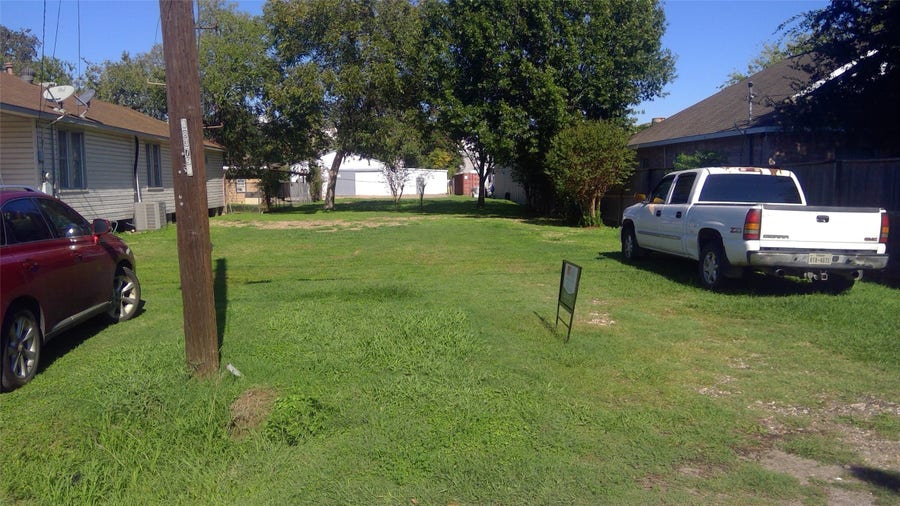 Property photo for 9237 E Avenue P, Houston, TX