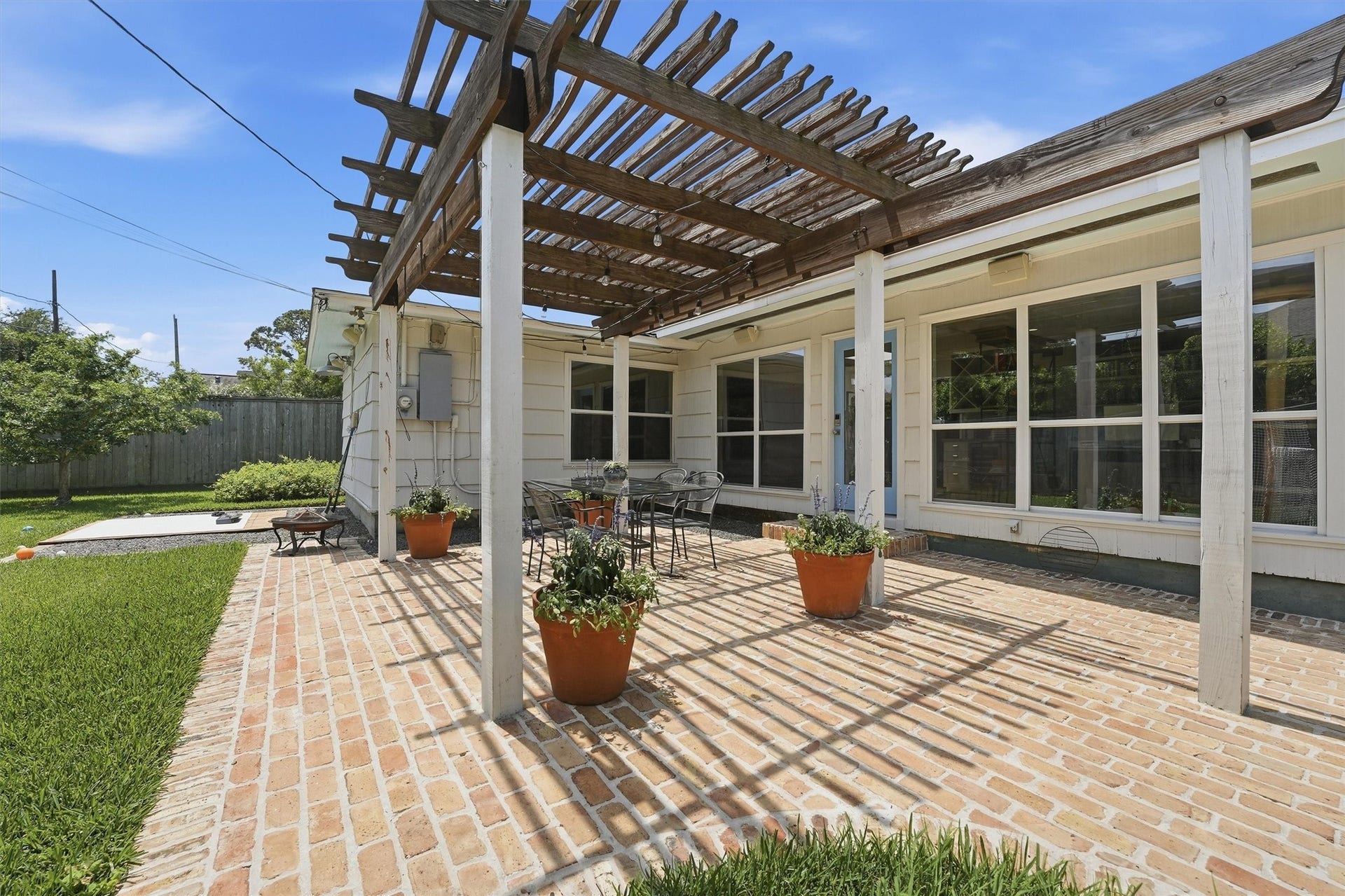 1006 Prince Street, Houston, TX 77008 1006 Prince Street, Houston, TX 77008