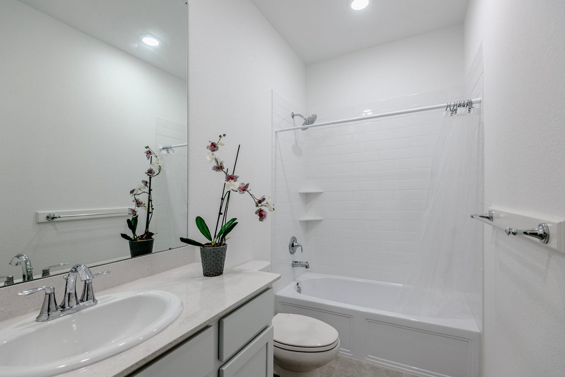218 Curly Cucumber Circle, Richmond, TX 77406 Secondary bath