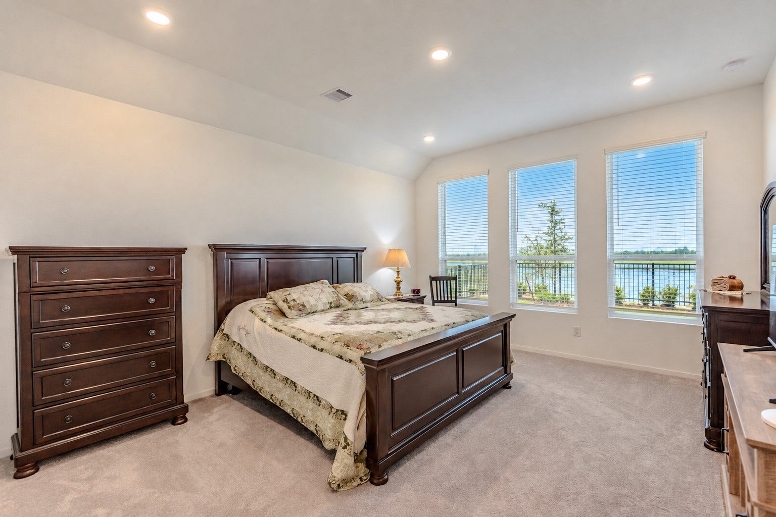 218 Curly Cucumber Circle, Richmond, TX 77406 Primary bed