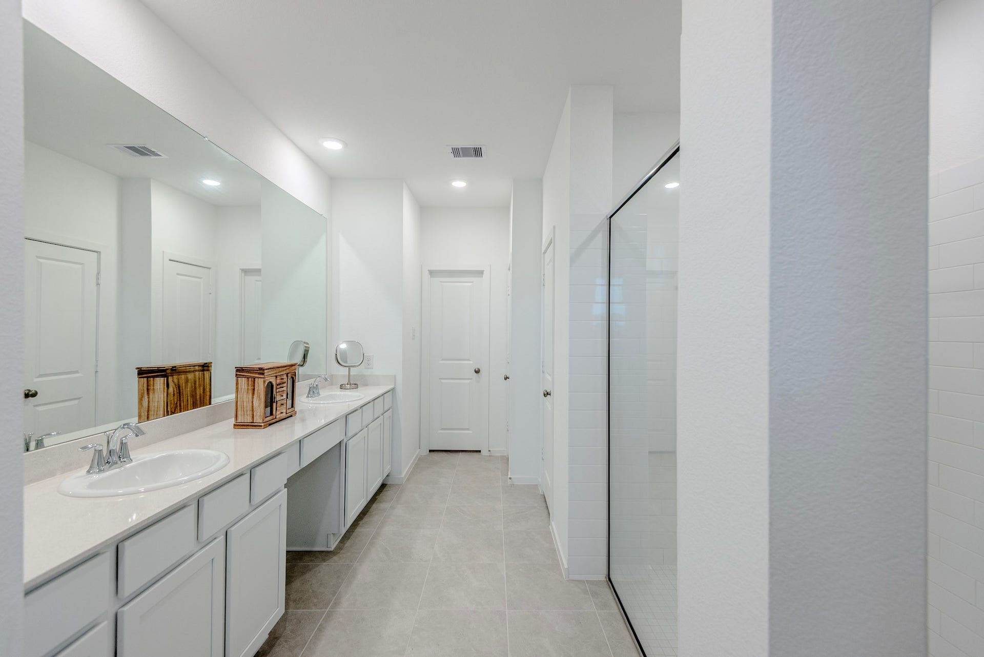 218 Curly Cucumber Circle, Richmond, TX 77406 Primary bath with large walk-in shower