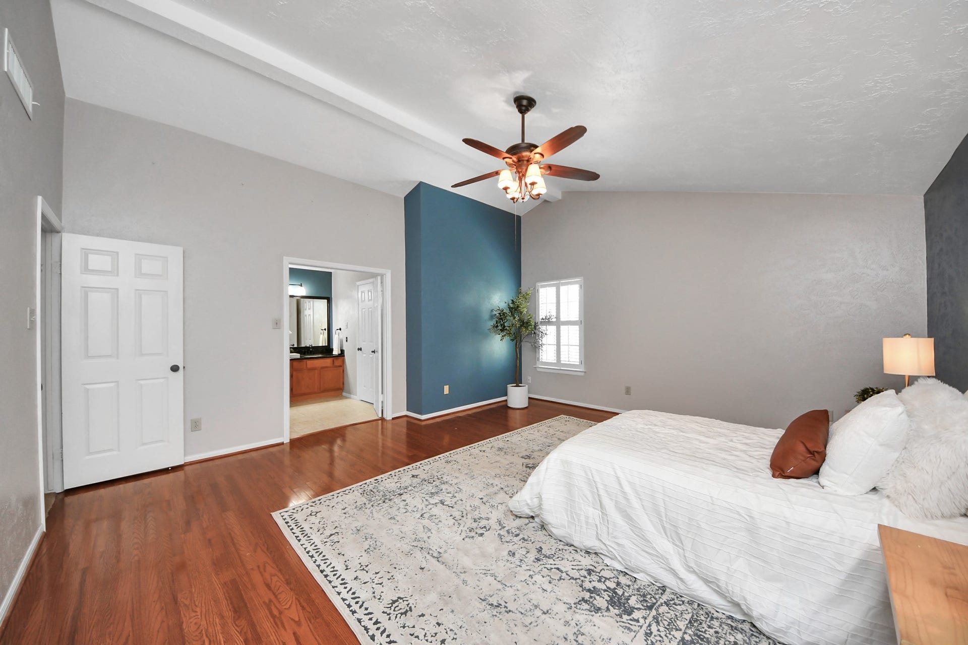 7615 Park Falls Drive, Houston, TX 77095 Easily accommodates oversized bedroom