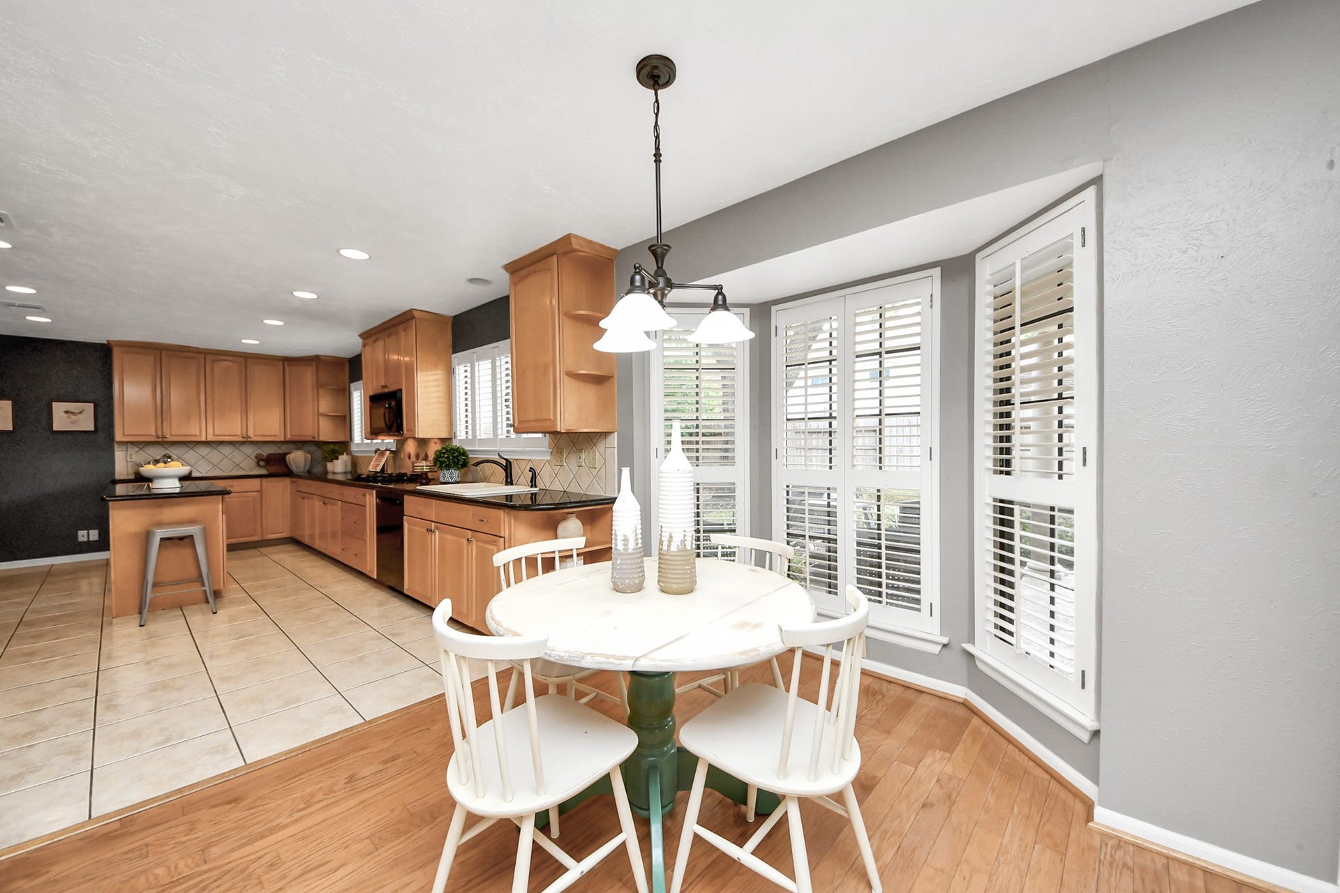 7615 Park Falls Drive, Houston, TX 77095 A versatile space perfect for everyday meals and entertaining