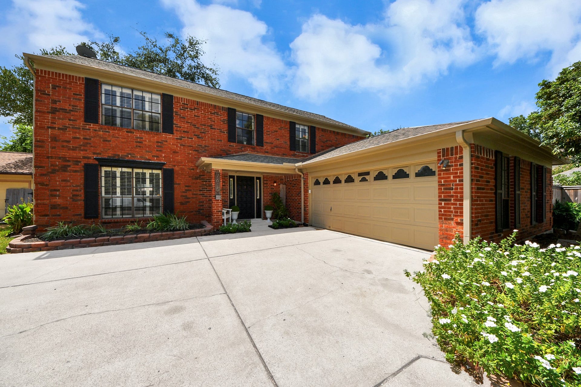 7615 Park Falls Drive, Houston, TX 77095 Welcome to 7615 Park Falls Drive!