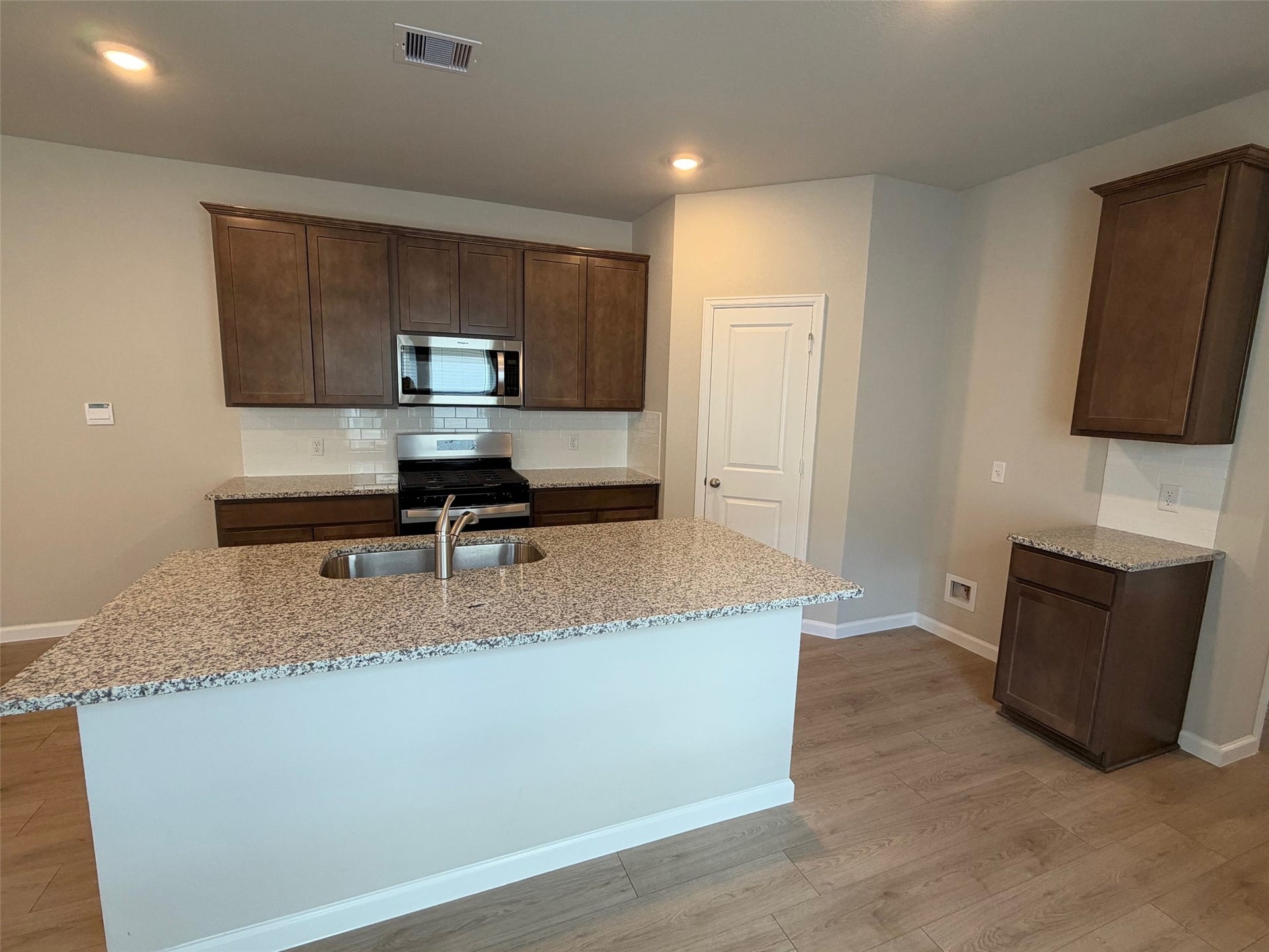 900 Lady Bird Lane, College Station, TX 77845 900 Lady Bird Lane, College Station, TX 77845