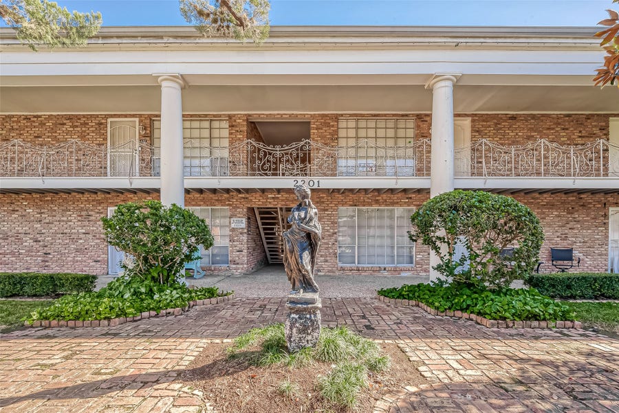 Property photo for 2201 Fountain View Drive, #9, Houston, TX