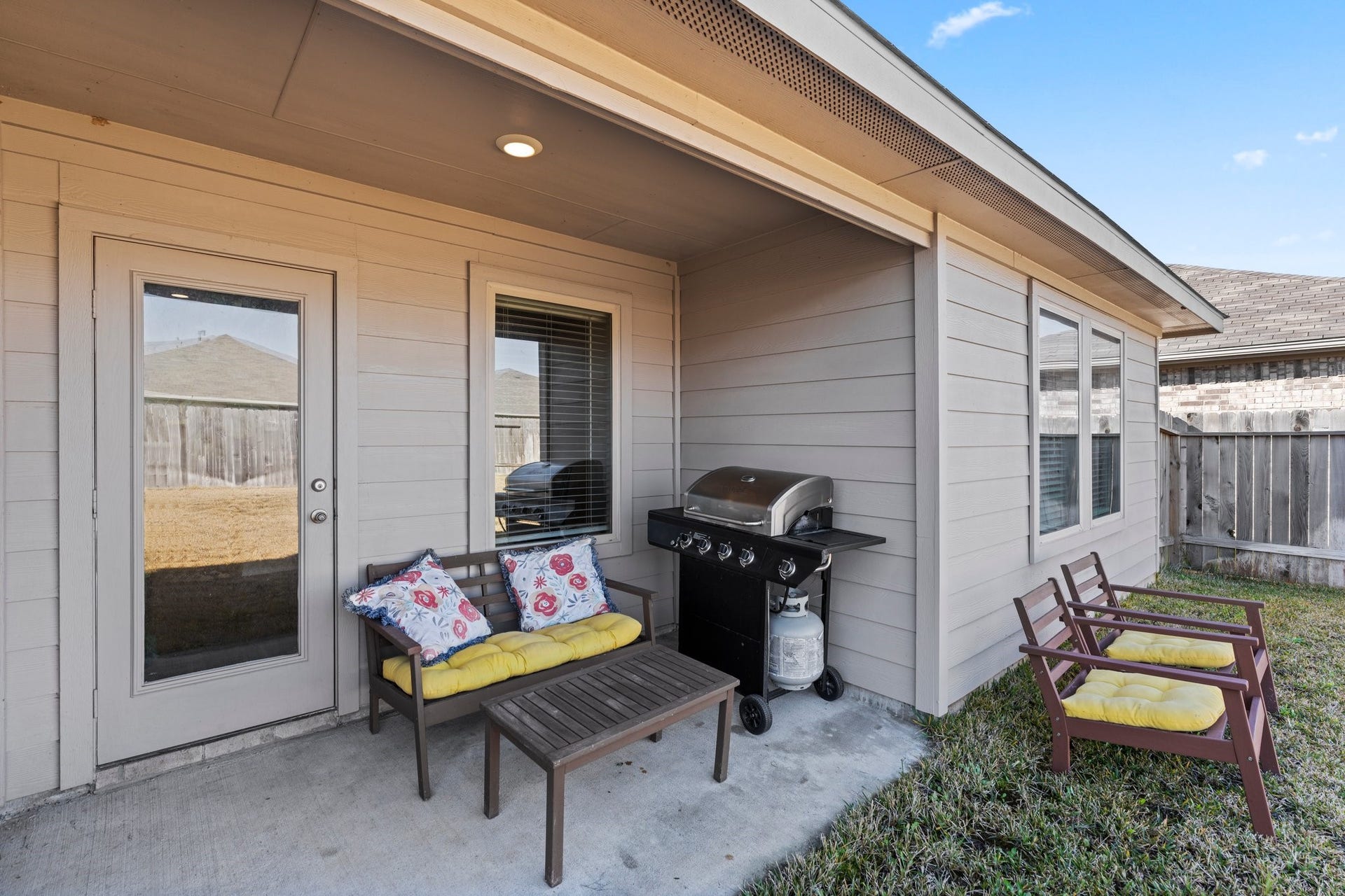 18315 Klamath Falls Lane, New Caney, TX 77357 18315 Klamath Falls Lane, New Caney, TX 77357