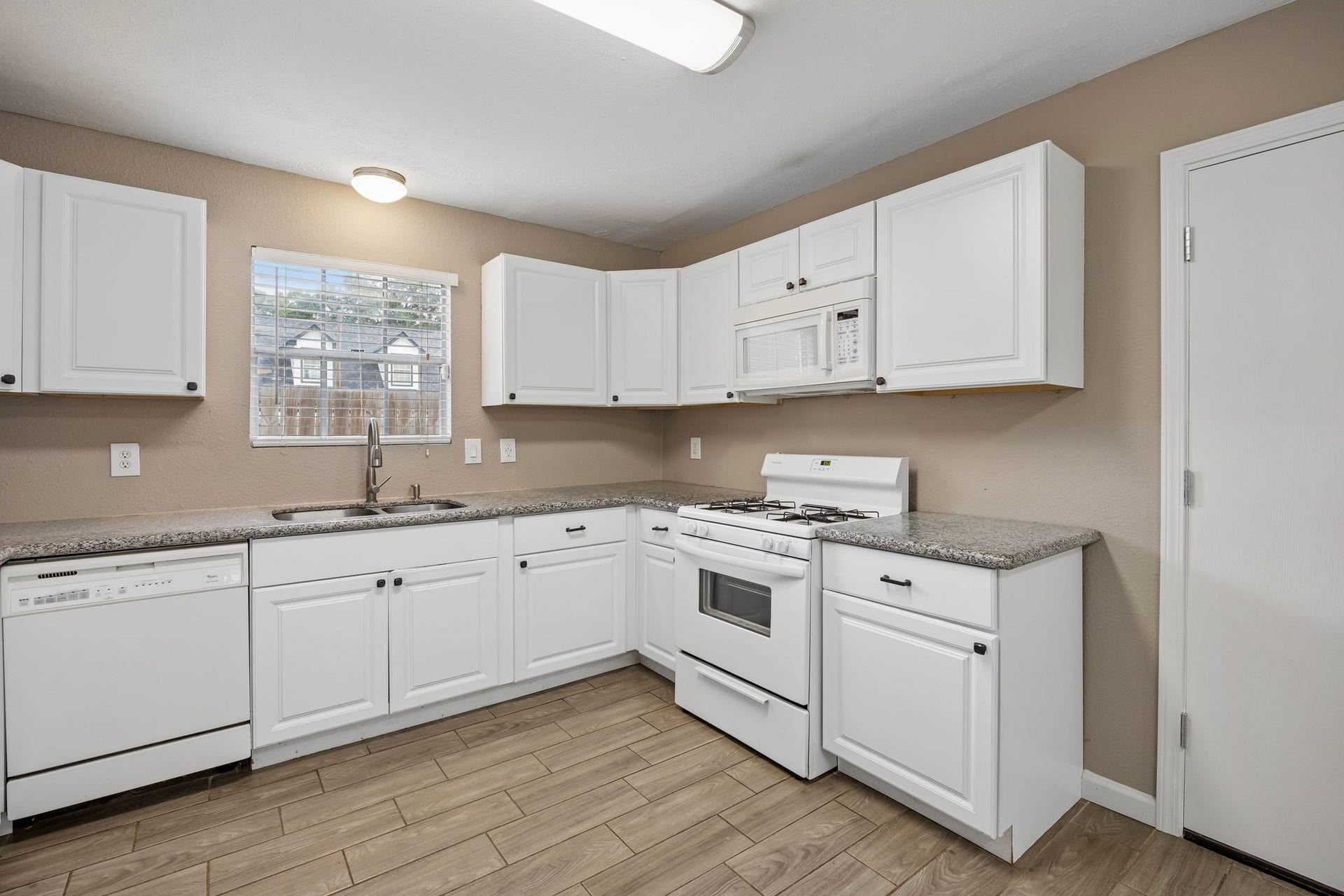 21822 Tophill Drive, Spring, TX 77388 Kitchen