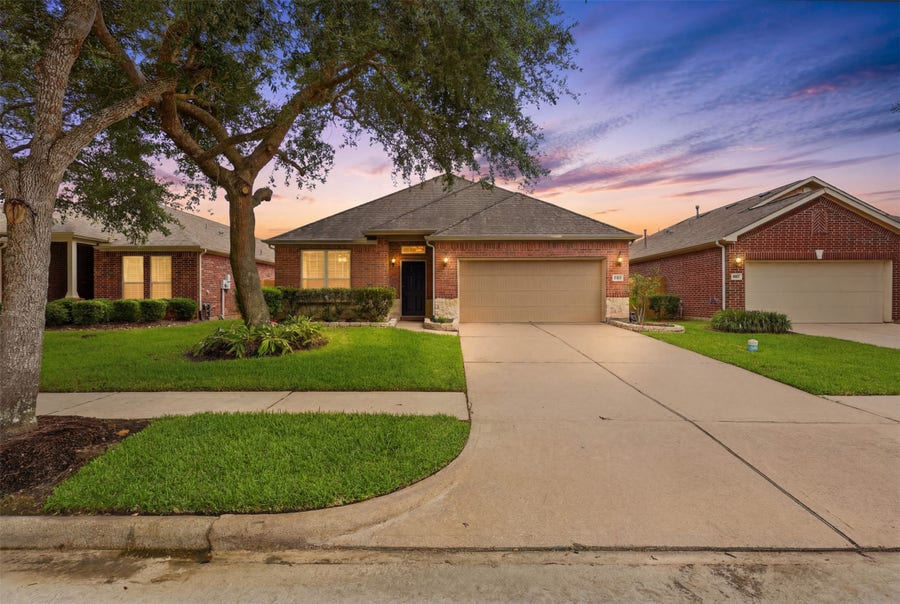 Property photo for 721 Rufina Street, League City, TX