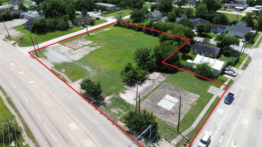 Property photo for 3106 HWY 3, Dickinson, TX