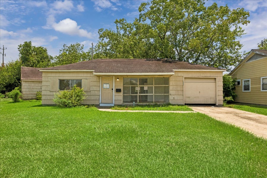 Property photo for 1006 Valerie Avenue, Pasadena, TX
