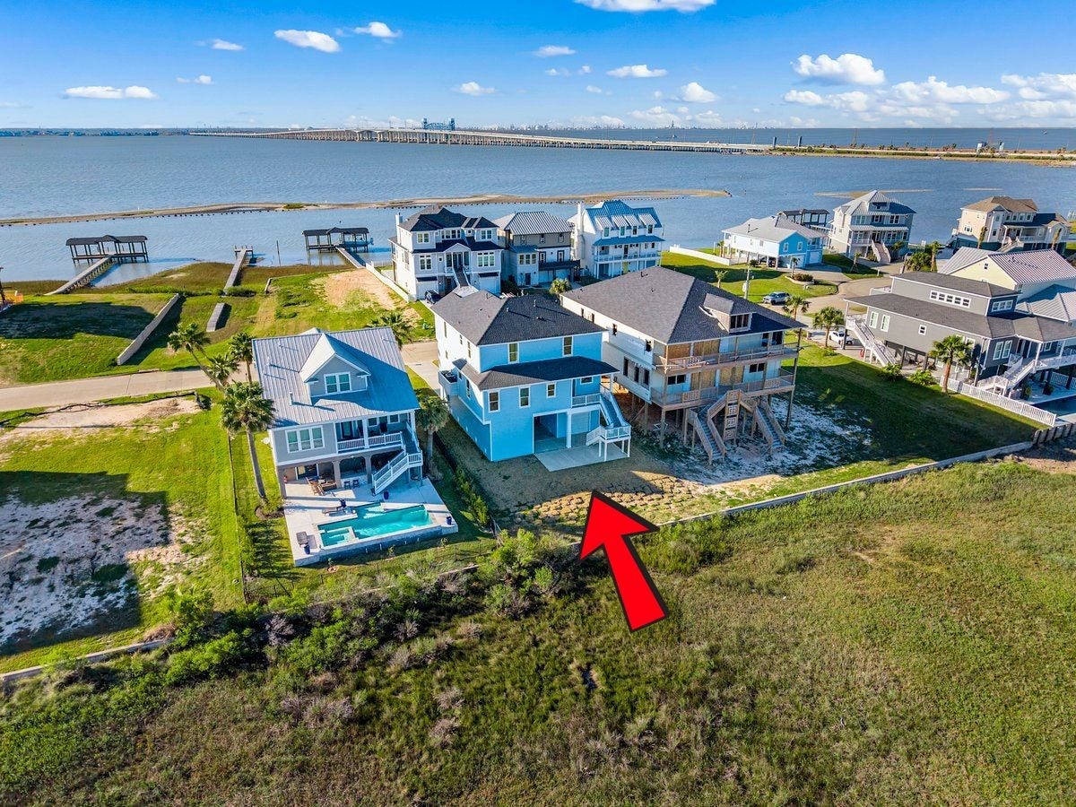 Great Bay & Causeway Views! Also, the home is right across the street from the Community Fishing Pier.