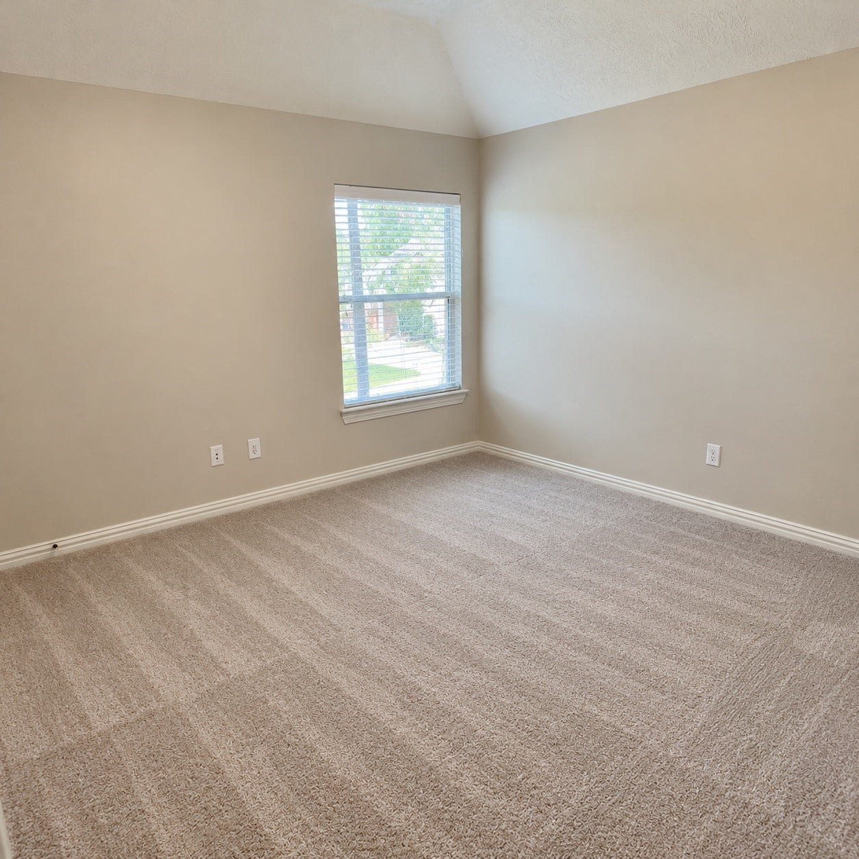 6 Meadow Rose Place, The Woodlands, TX 77382 Bedroom 5