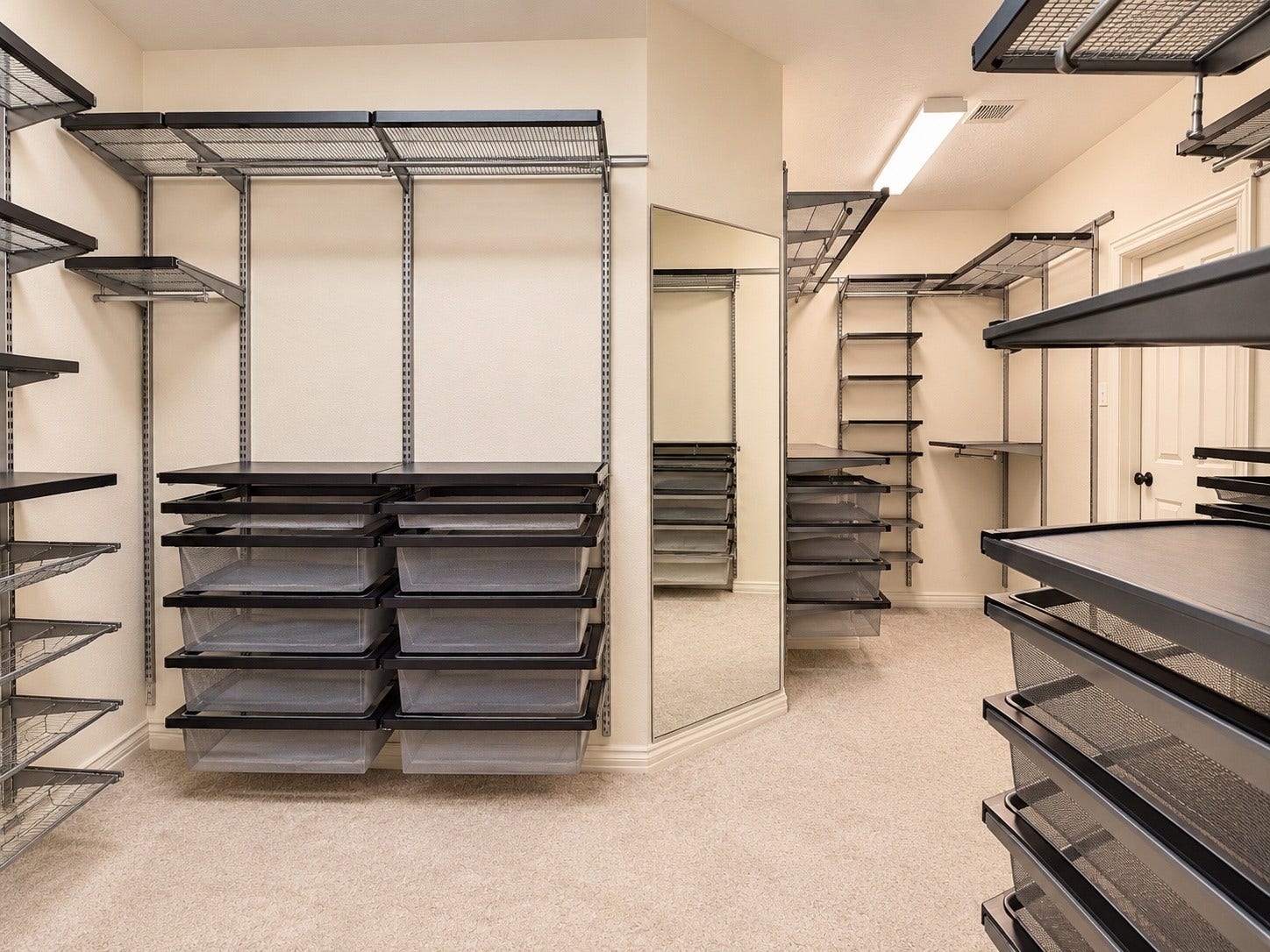 6 Meadow Rose Place, The Woodlands, TX 77382 Master Closet