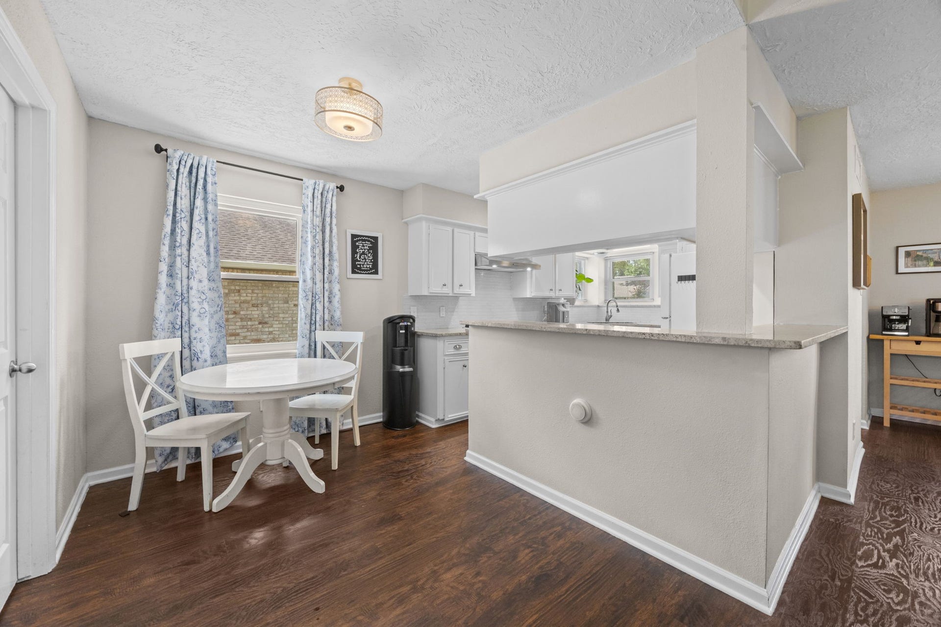 13823 Ivymount Drive, Sugar Land, TX 77498 Charming breakfast room.