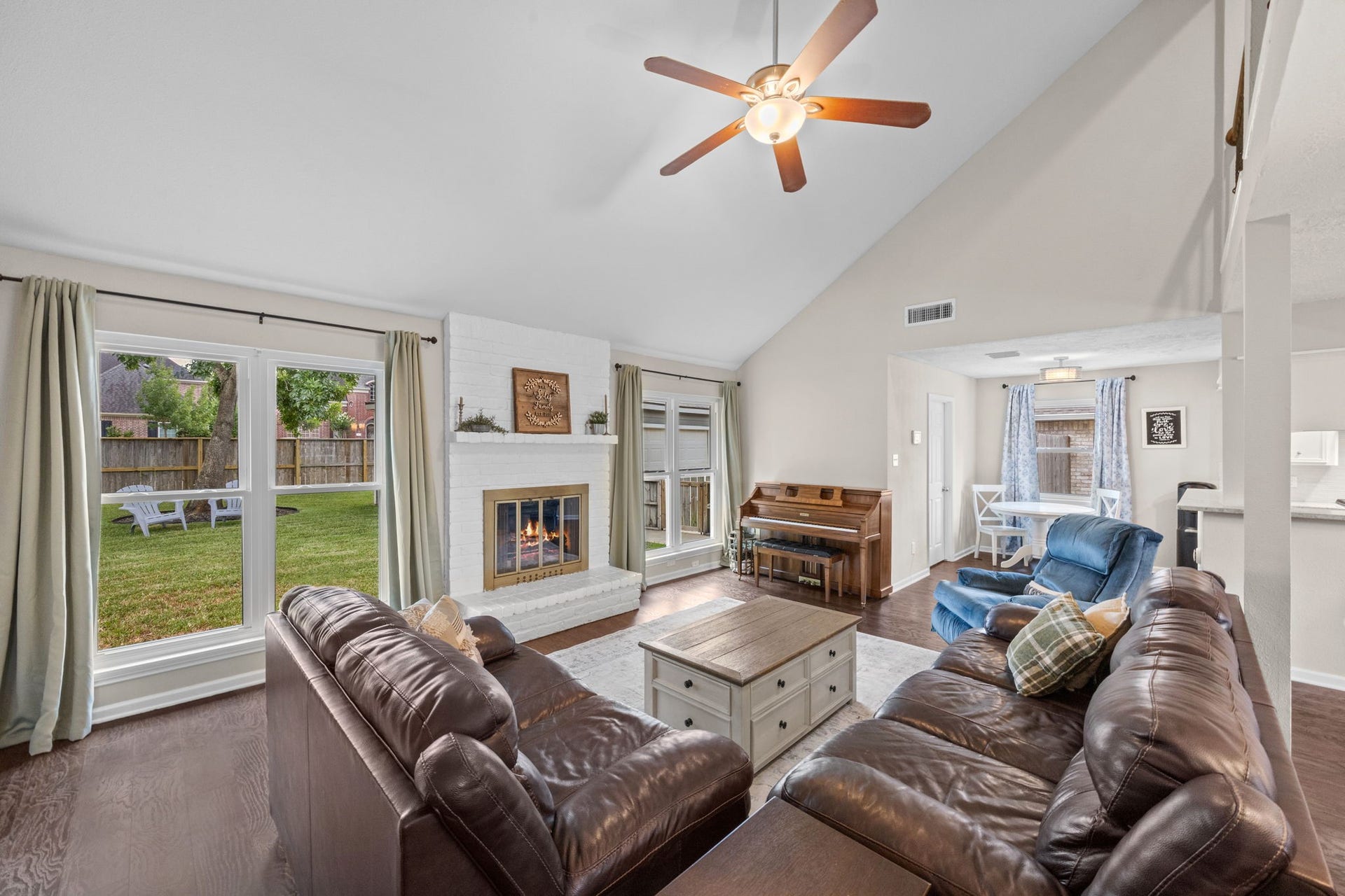 13823 Ivymount Drive, Sugar Land, TX 77498 13823 Ivymount Drive, Sugar Land, TX 77498