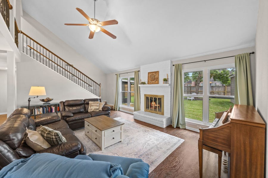 Property photo for 13823 Ivymount Drive, Sugar Land, TX