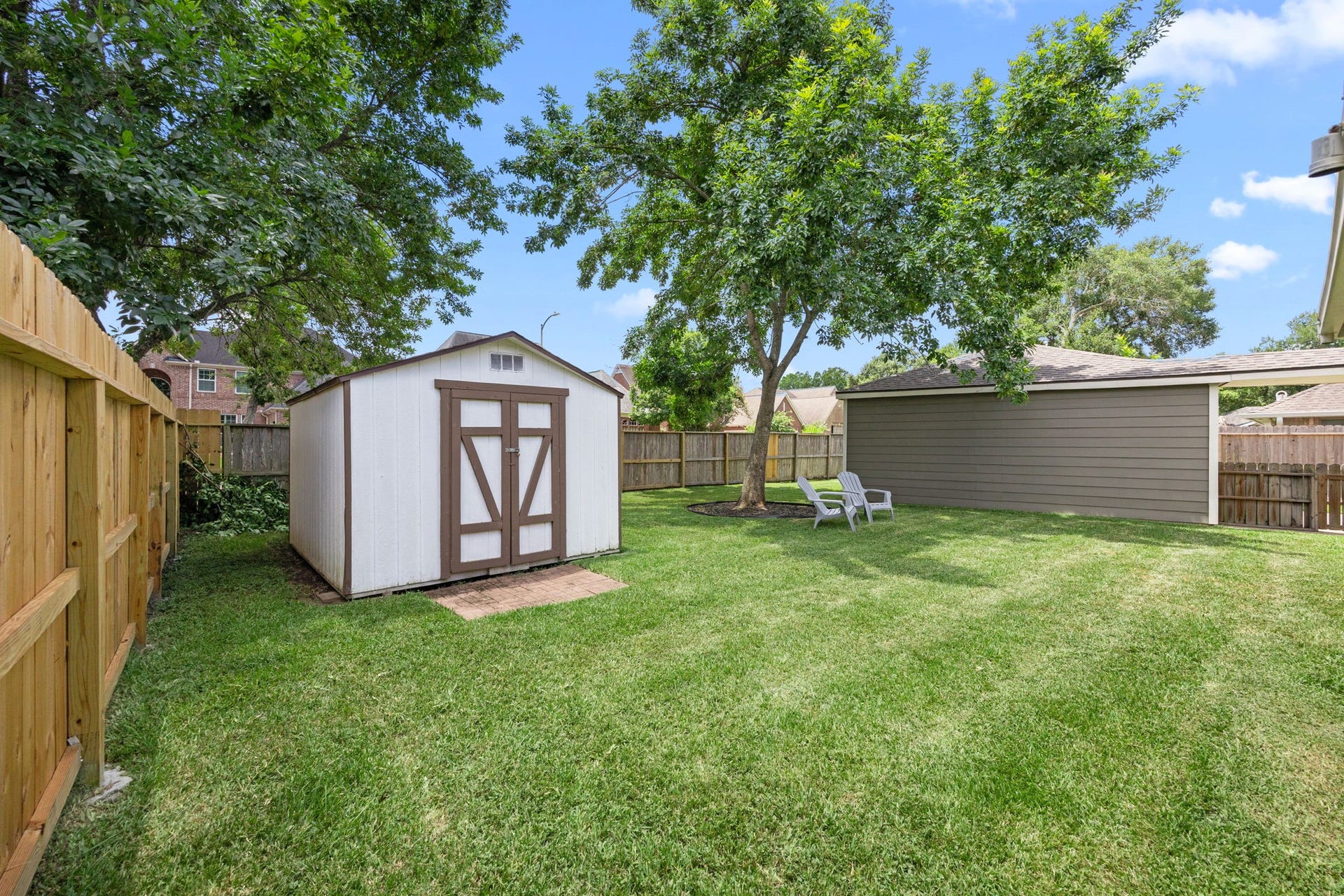 13823 Ivymount Drive, Sugar Land, TX 77498 Storage shed stays with the house.