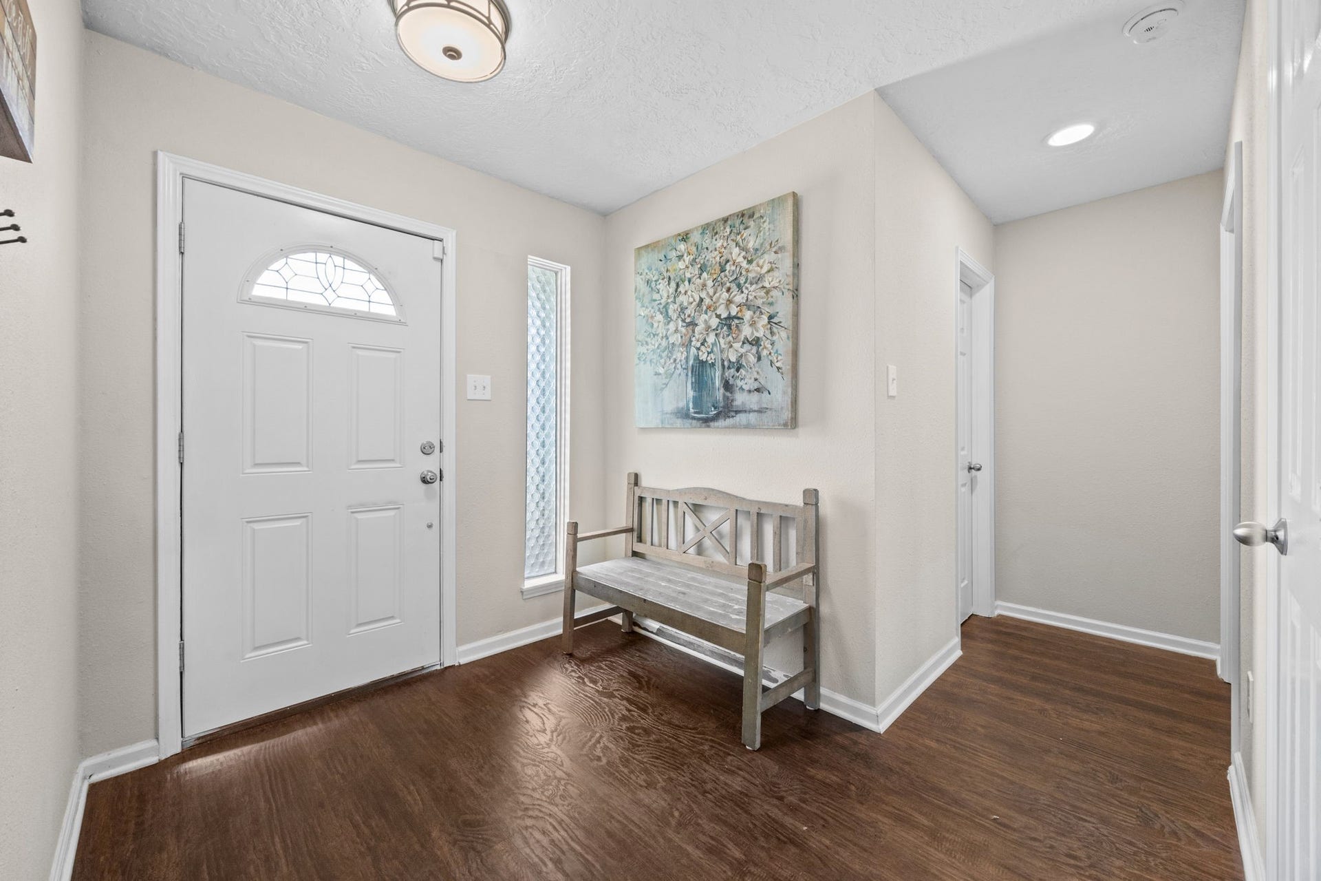 13823 Ivymount Drive, Sugar Land, TX 77498 Spacious entry.