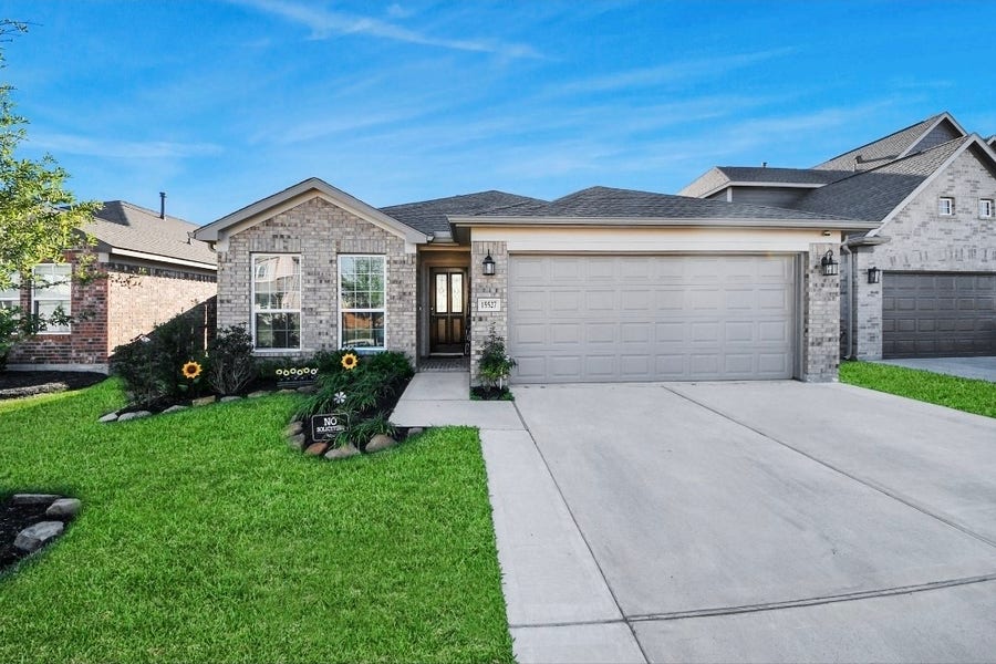 Property photo for 15527 Abbotshall Bend Drive, Humble, TX