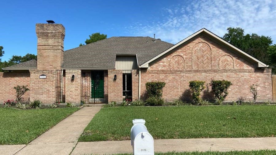 Property photo for 9126 Devoncroft Drive, Houston, TX