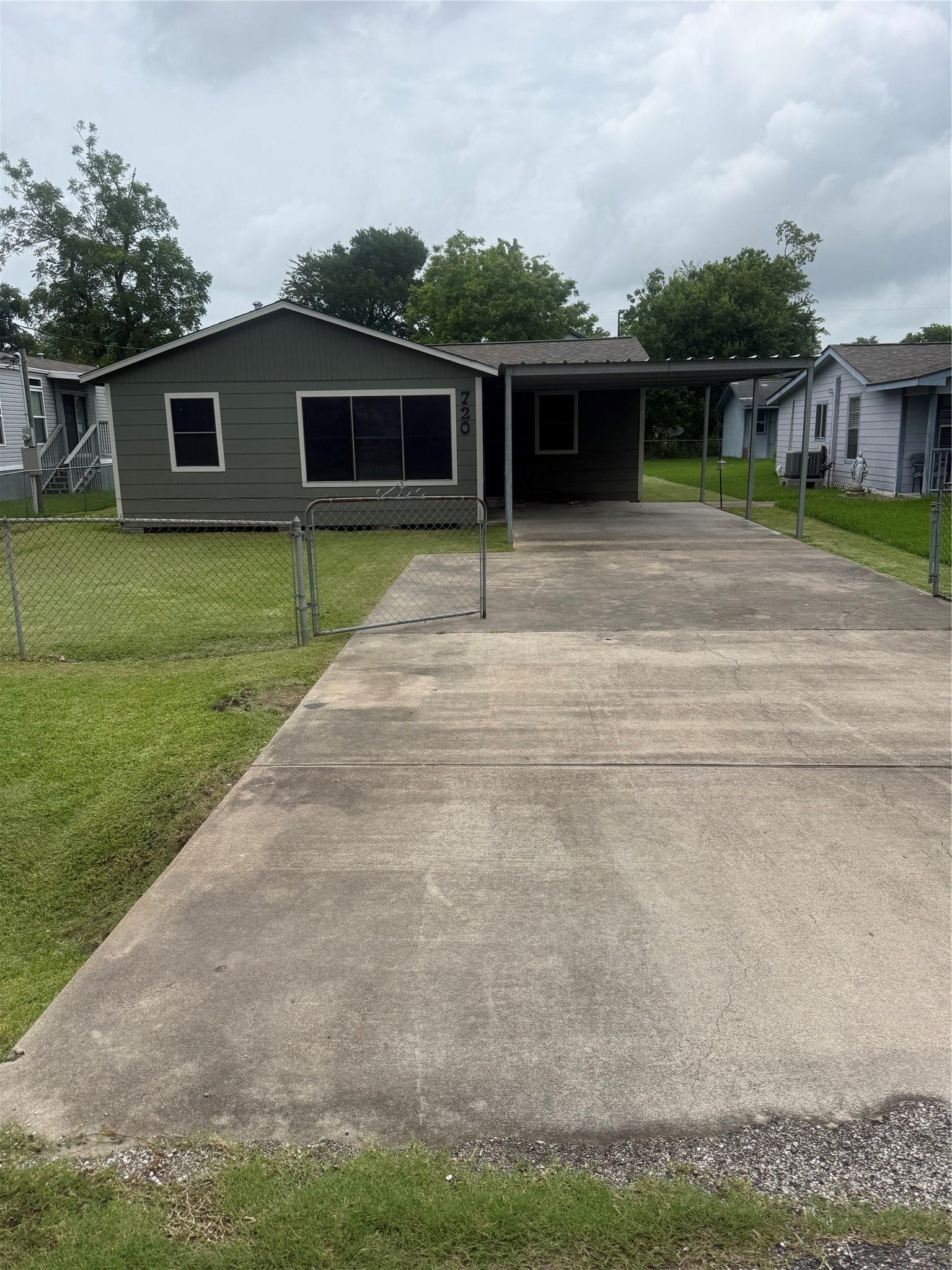 720 Austin Street, Clute, TX 77531 720 Austin Street, Clute, TX 77531