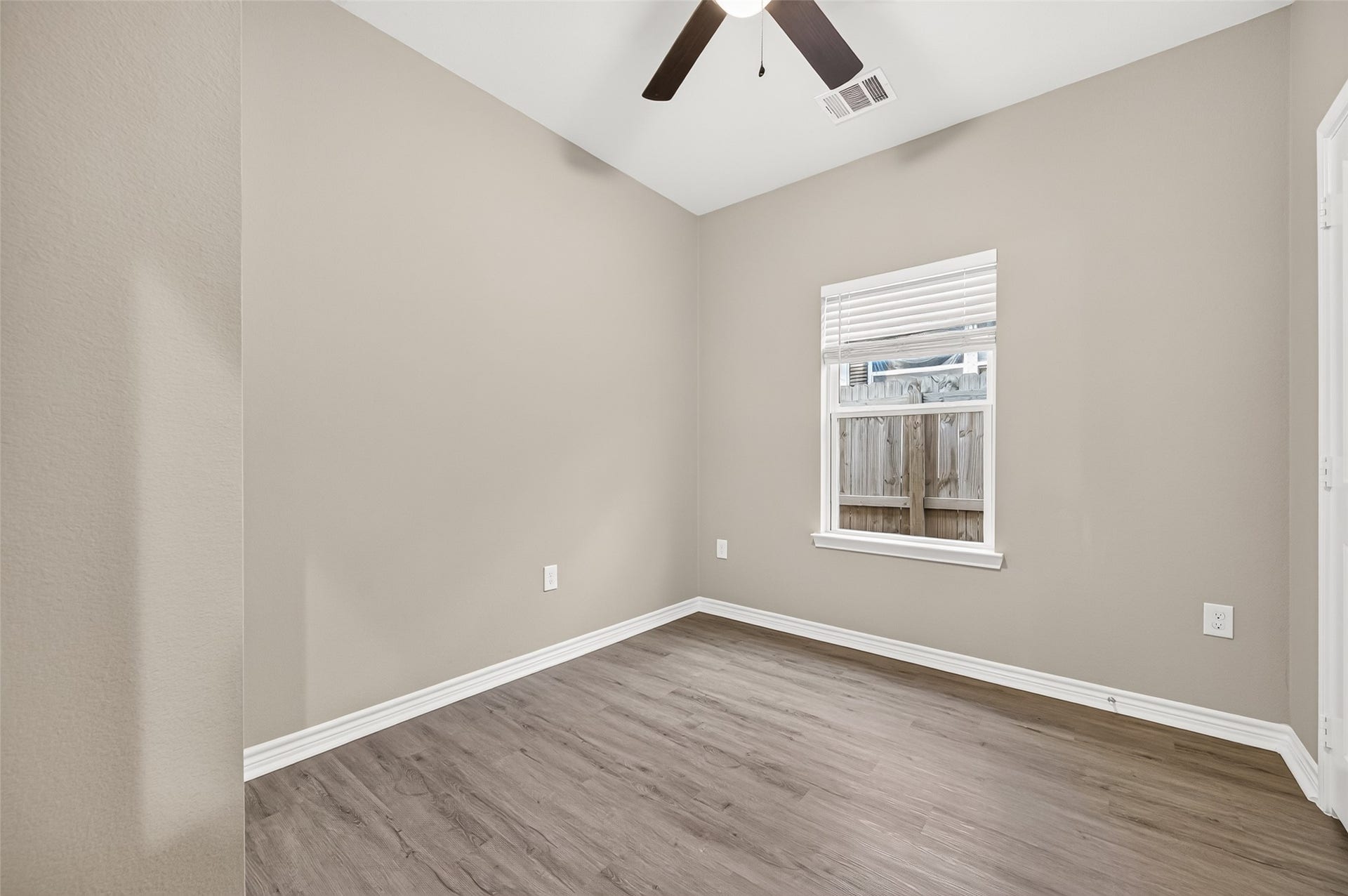 16853 Glenheath, Montgomery, TX 77316 16853 Glenheath, Montgomery, TX 77316