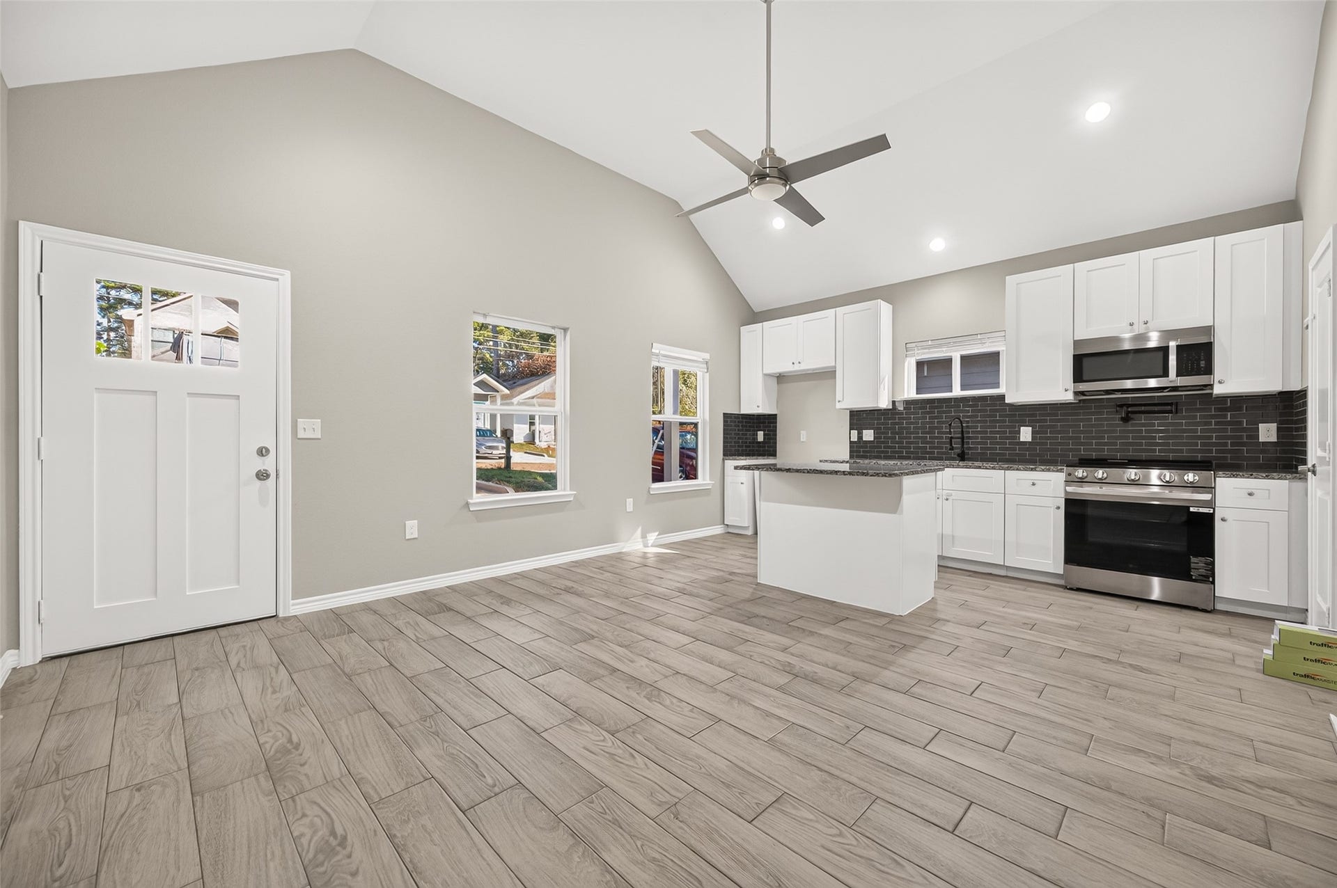 16853 Glenheath, Montgomery, TX 77316 16853 Glenheath, Montgomery, TX 77316