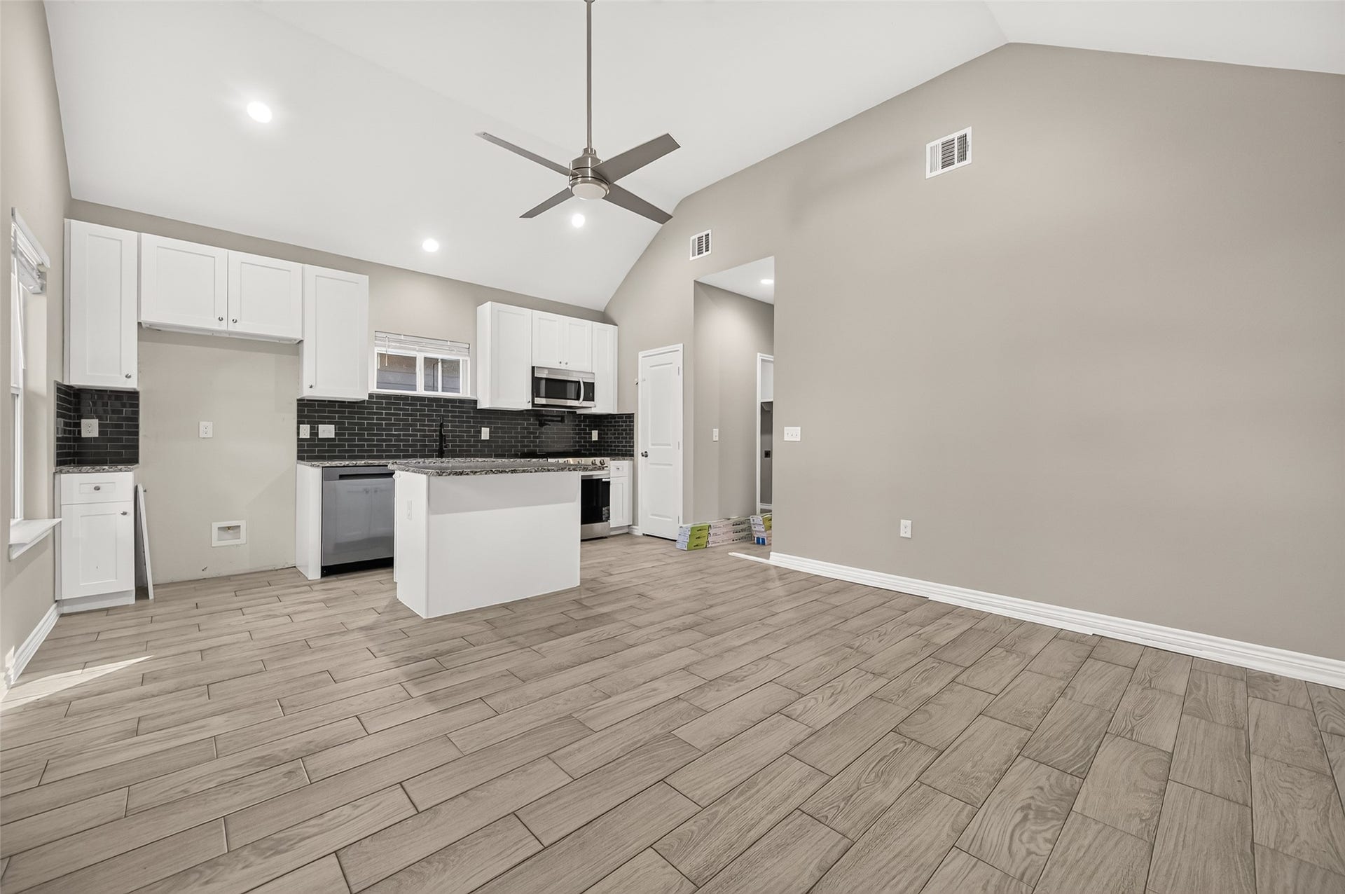 16853 Glenheath, Montgomery, TX 77316 16853 Glenheath, Montgomery, TX 77316