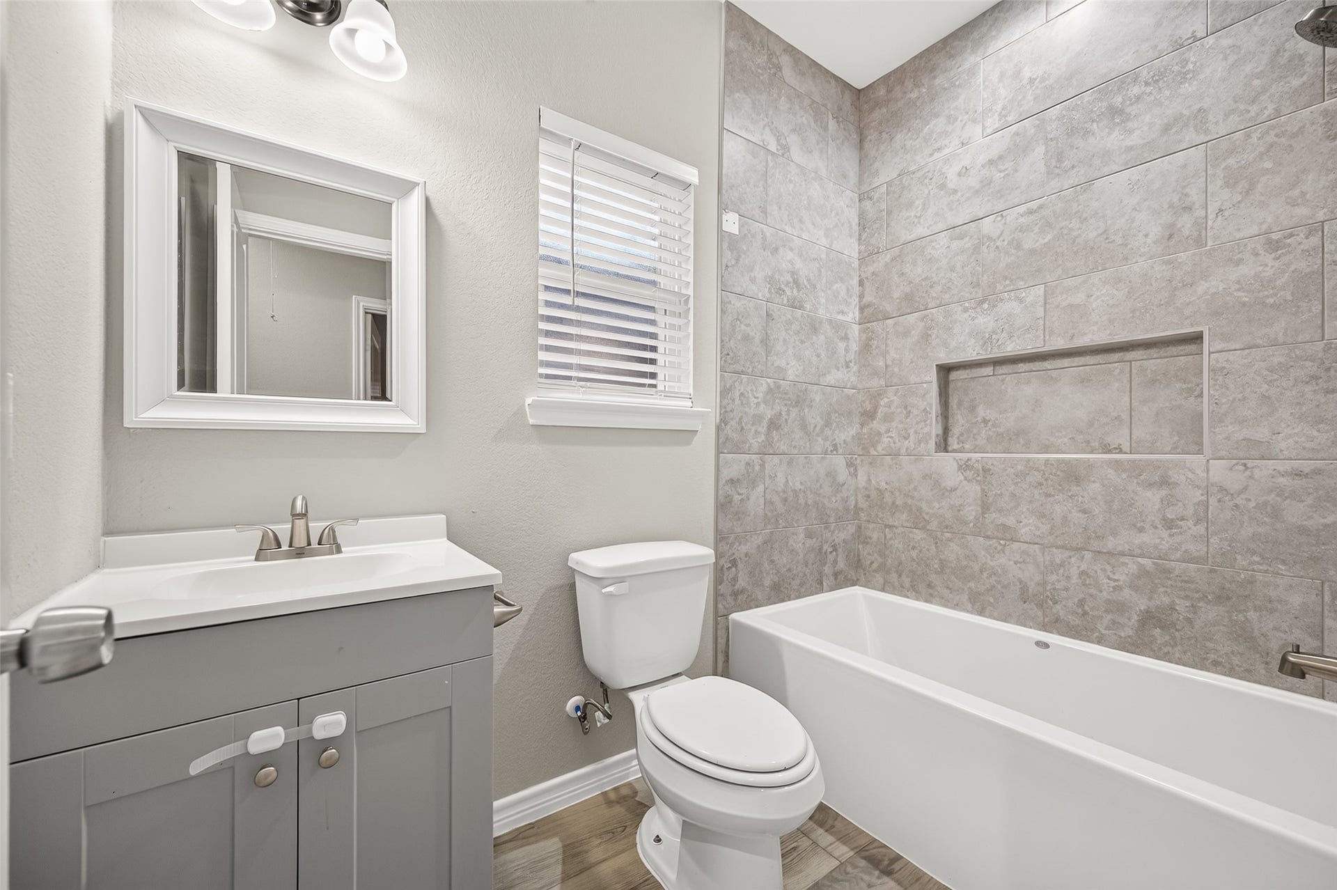 16853 Glenheath, Montgomery, TX 77316 16853 Glenheath, Montgomery, TX 77316