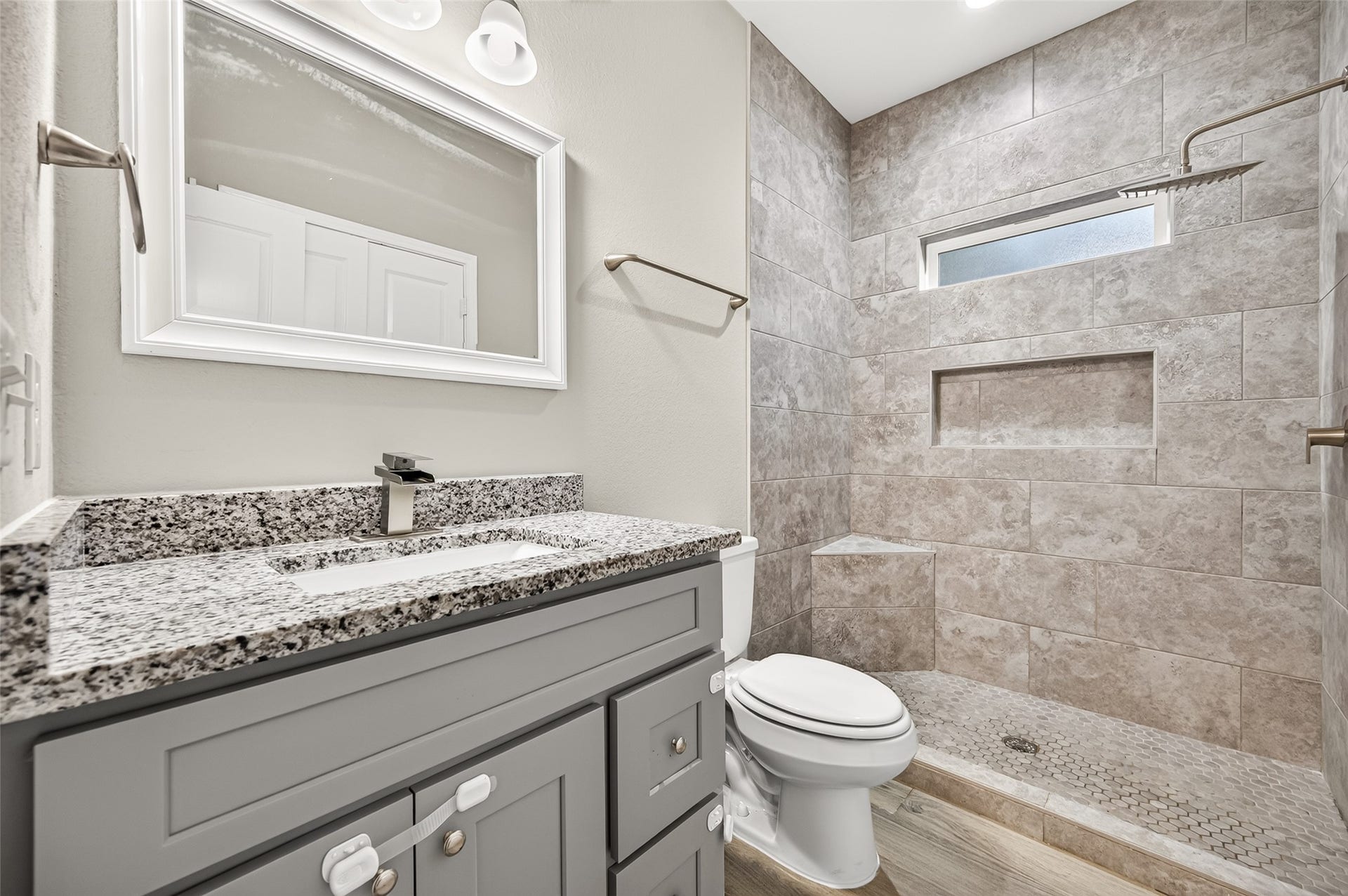 16853 Glenheath, Montgomery, TX 77316 16853 Glenheath, Montgomery, TX 77316