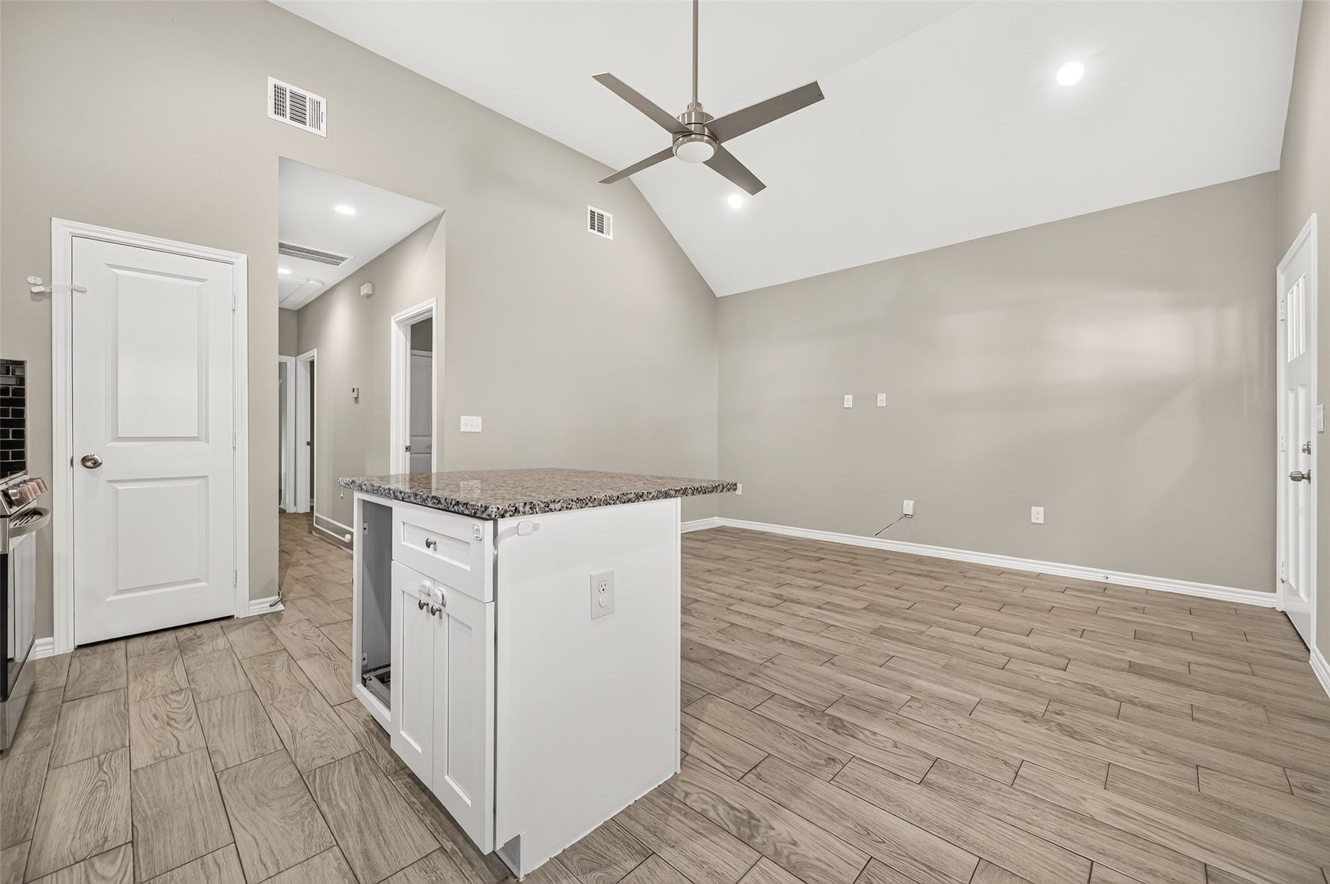 16853 Glenheath, Montgomery, TX 77316 16853 Glenheath, Montgomery, TX 77316