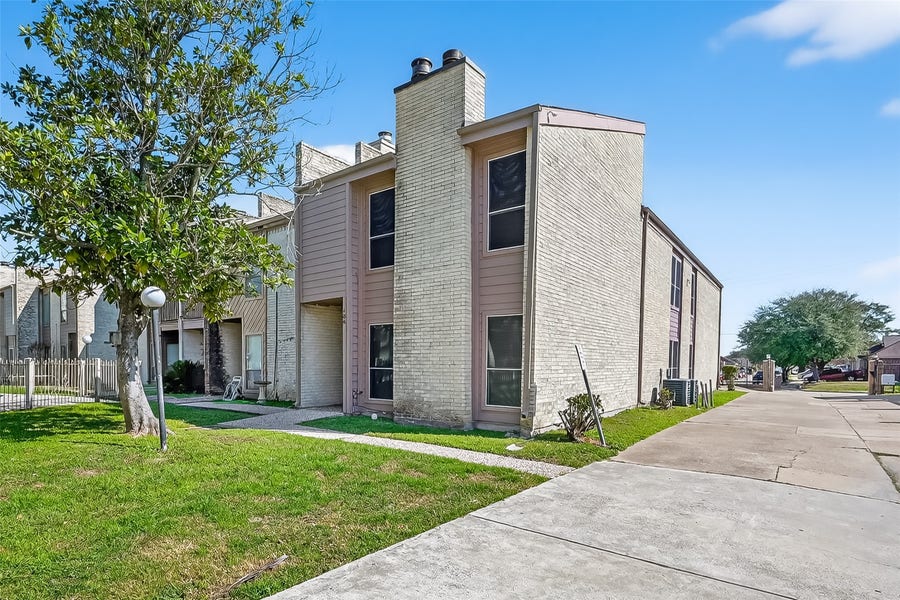 Property photo for 11280 Braes Forest Drive, #406, Houston, TX