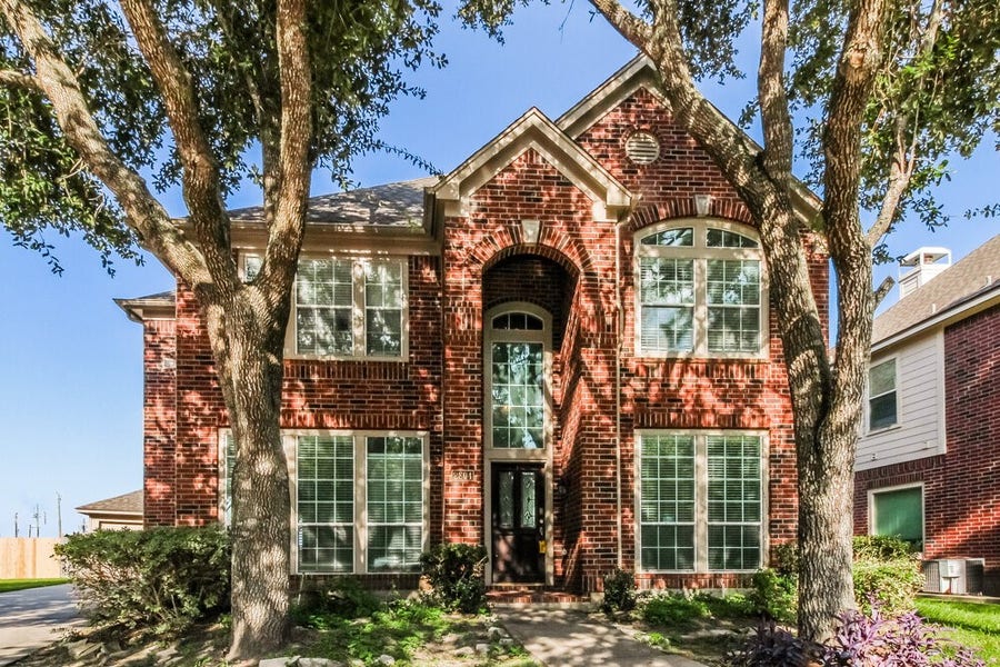 Property photo for 2804 Creek Bend Drive, Friendswood, TX